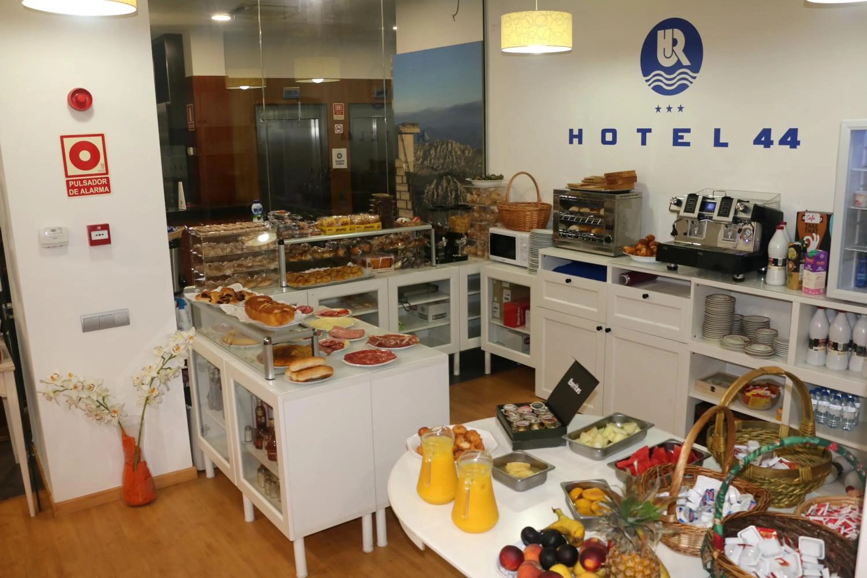 Buffet breakfast in Hotel 44