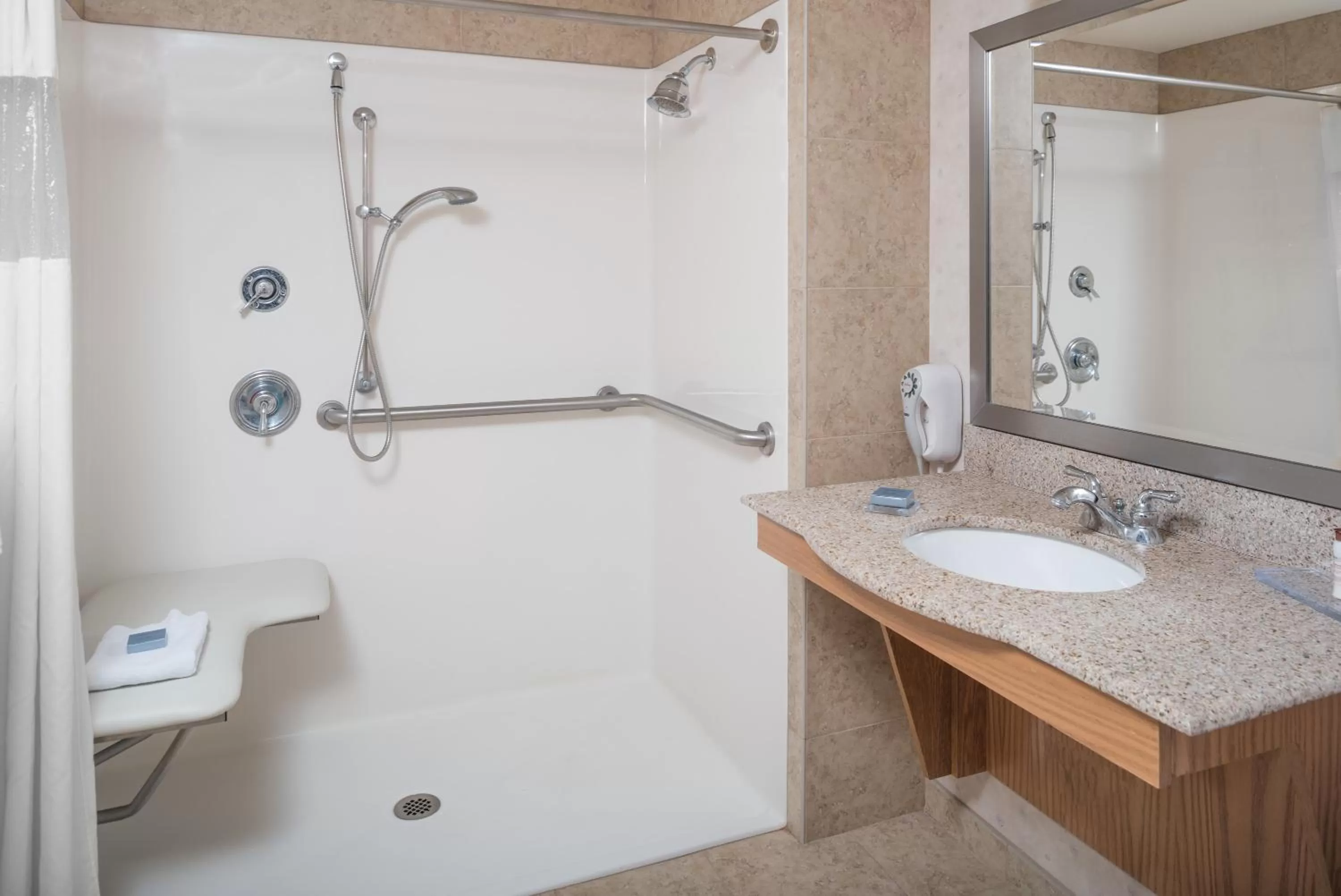 King Studio Suite - Mobility Access/Non-Smoking in Wingate by Wyndham Spokane Airport