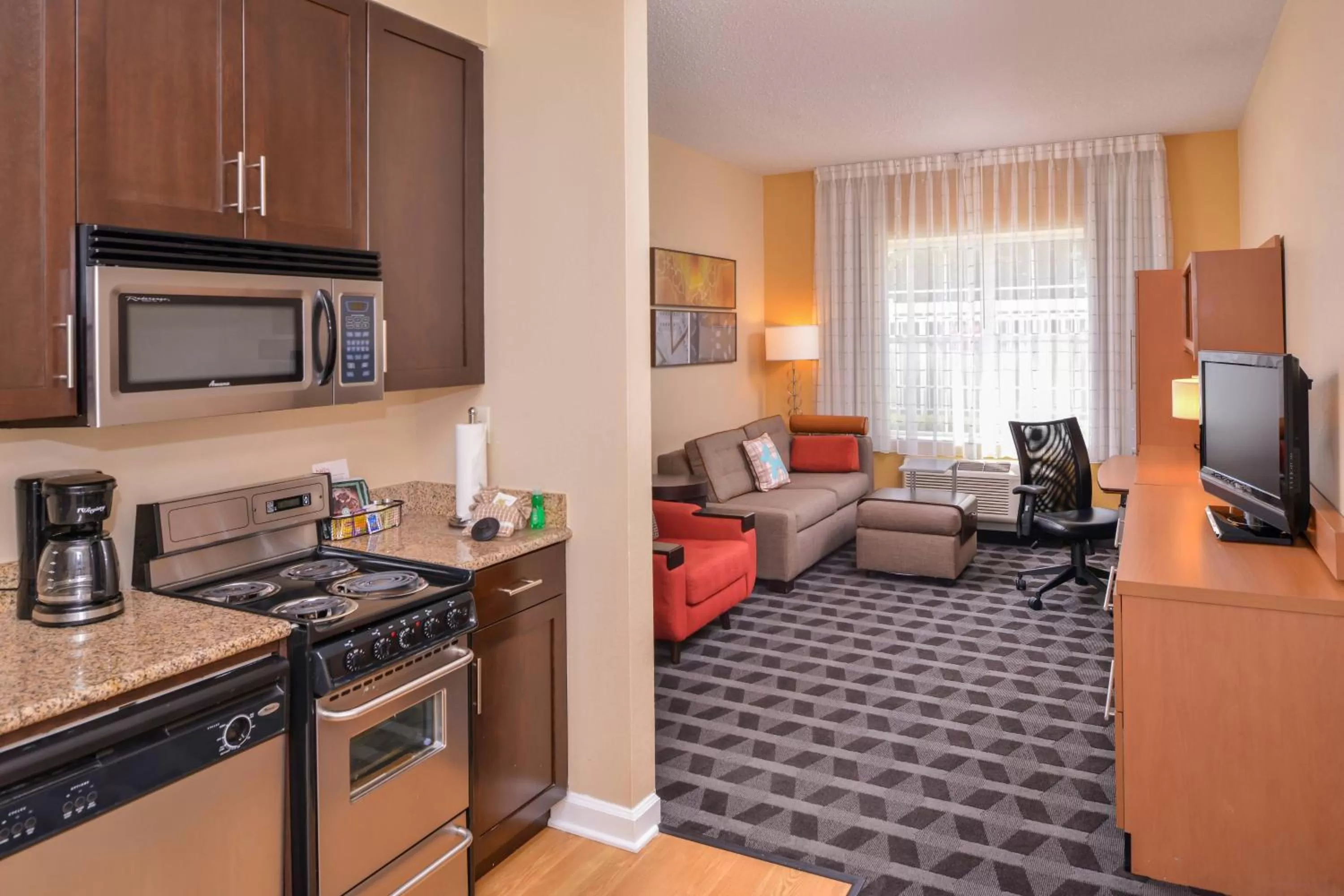 Kitchen or kitchenette in TownePlace Suites Arundel Mills BWI Airport