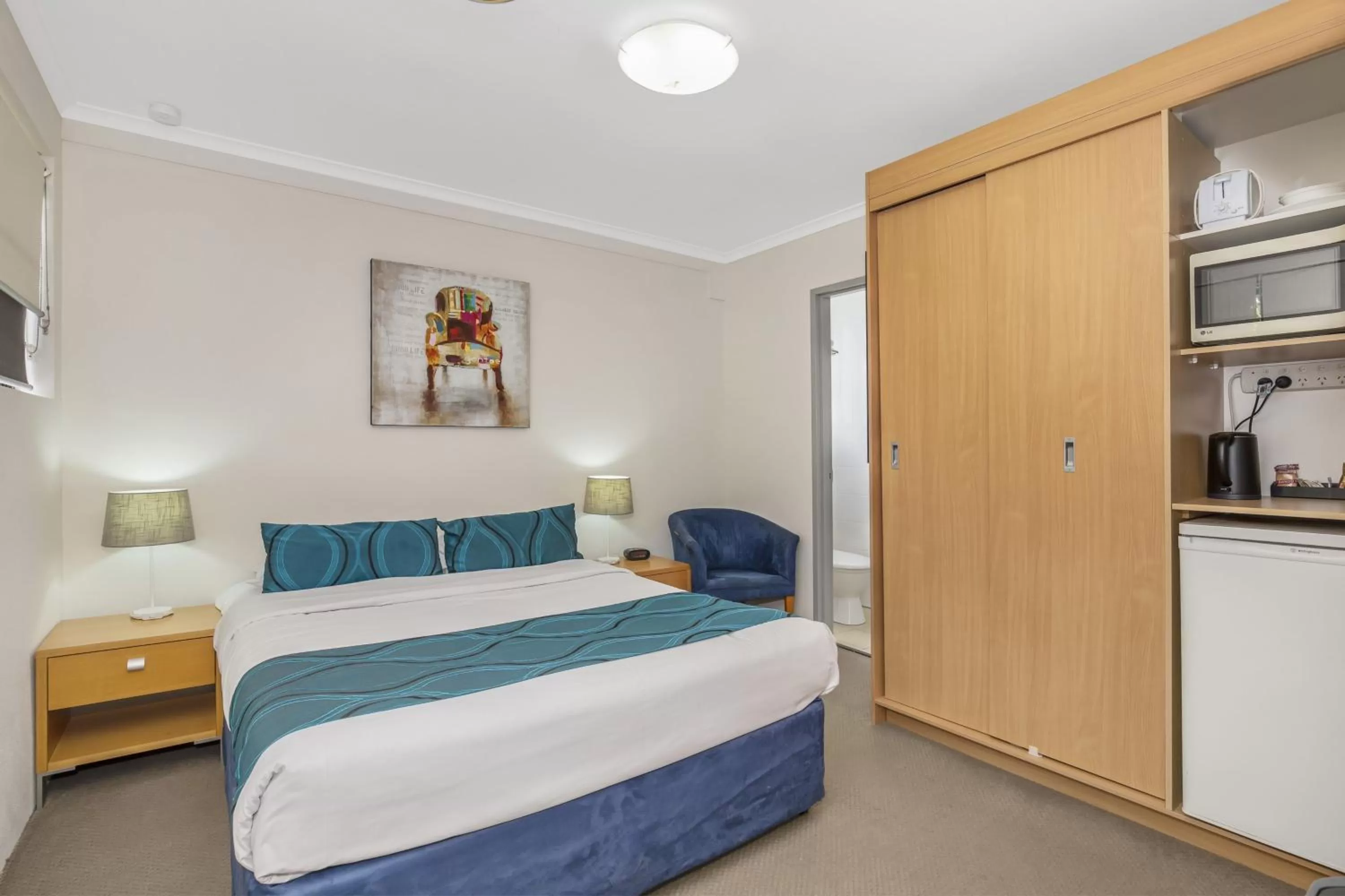 Bed in Best Western Airport 85 Motel