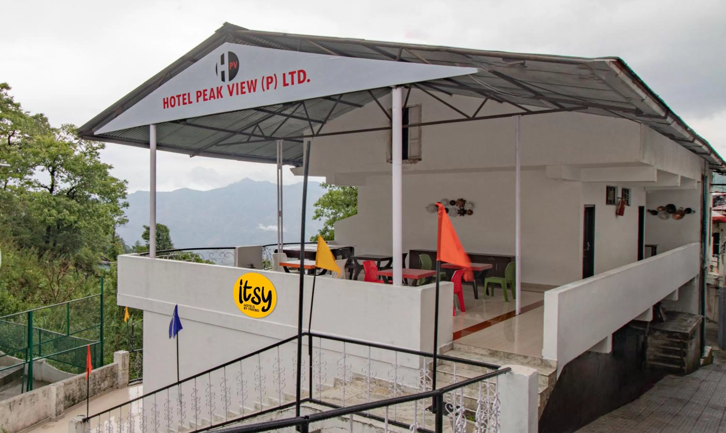 Facade/entrance in Itsy By Treebo - Peak View