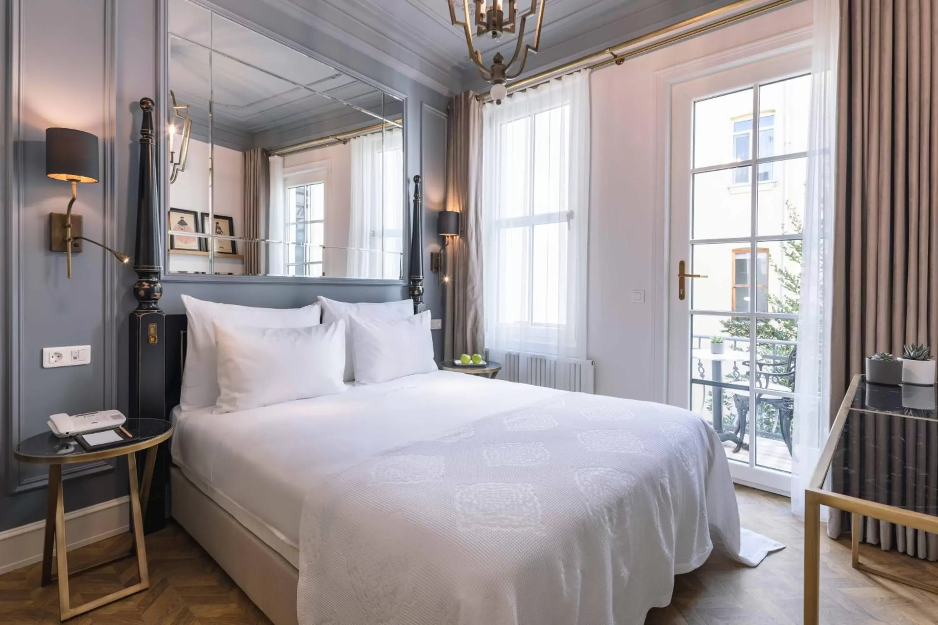 Deluxe Double Room with Balcony in The Soul Istanbul Hotel Deluxe Double Room with Balcony in The Soul Istanbul Hotel