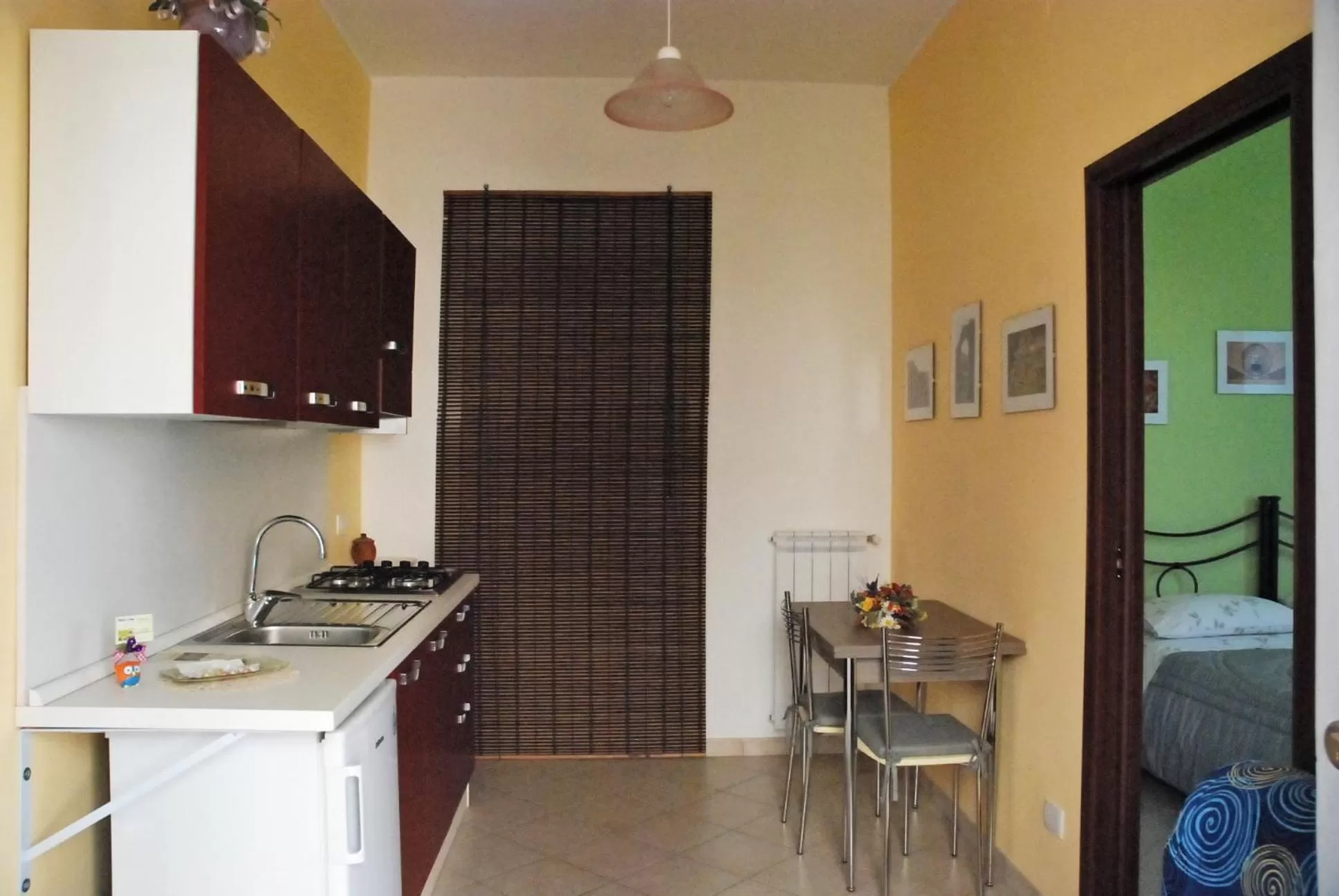 Kitchen or kitchenette in La Ripa Bed and Breakfast
