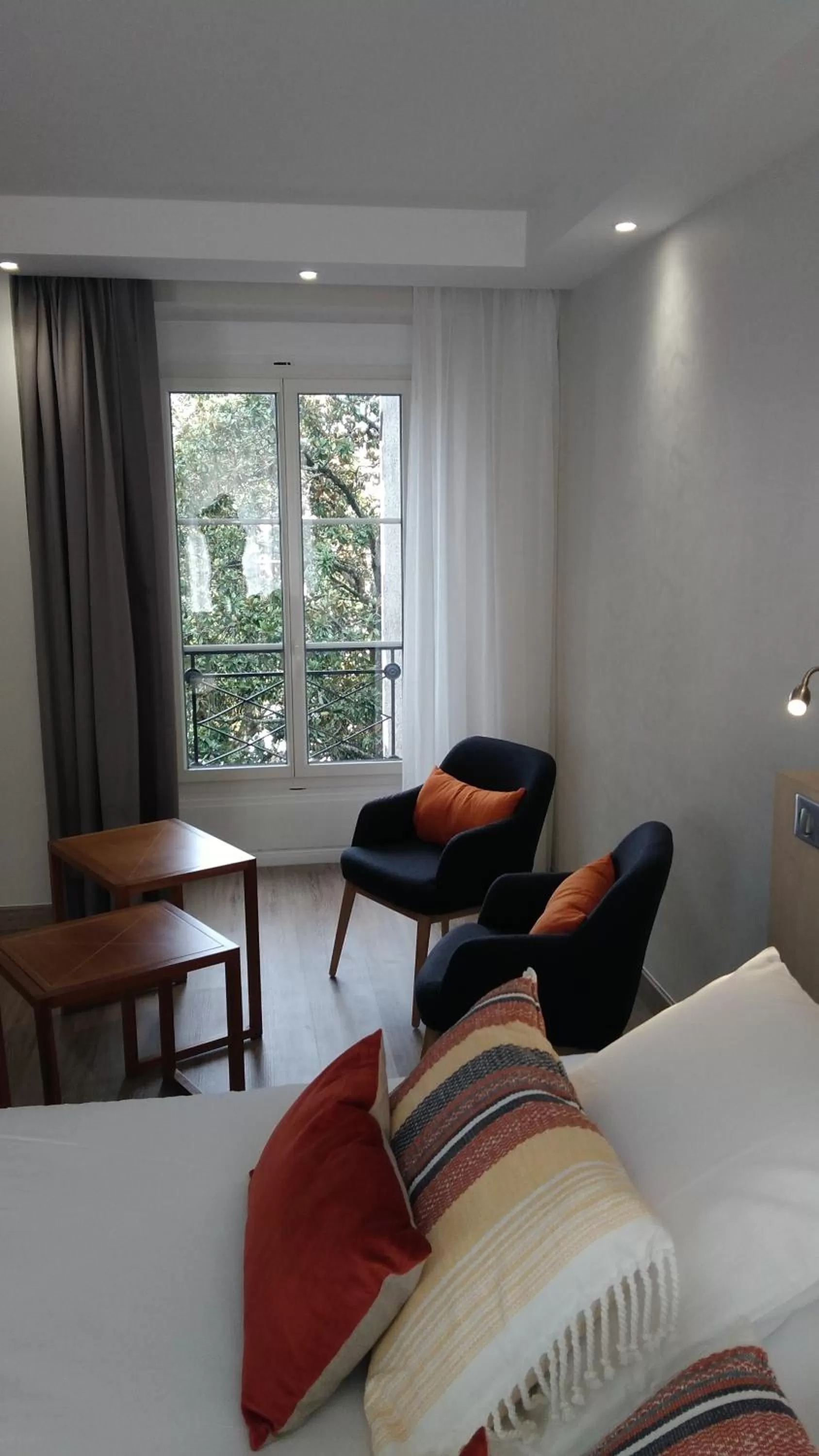 Photo of the whole room, Bed in Hotel De Gramont