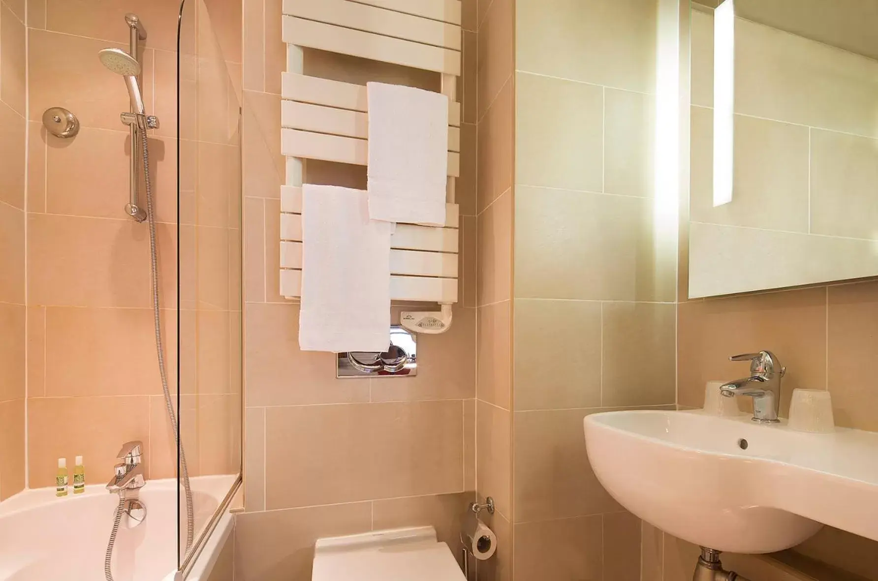 Classic Single Room in Hôtel Pavillon Bastille Classic Single Room in Hôtel Pavillon Bastille