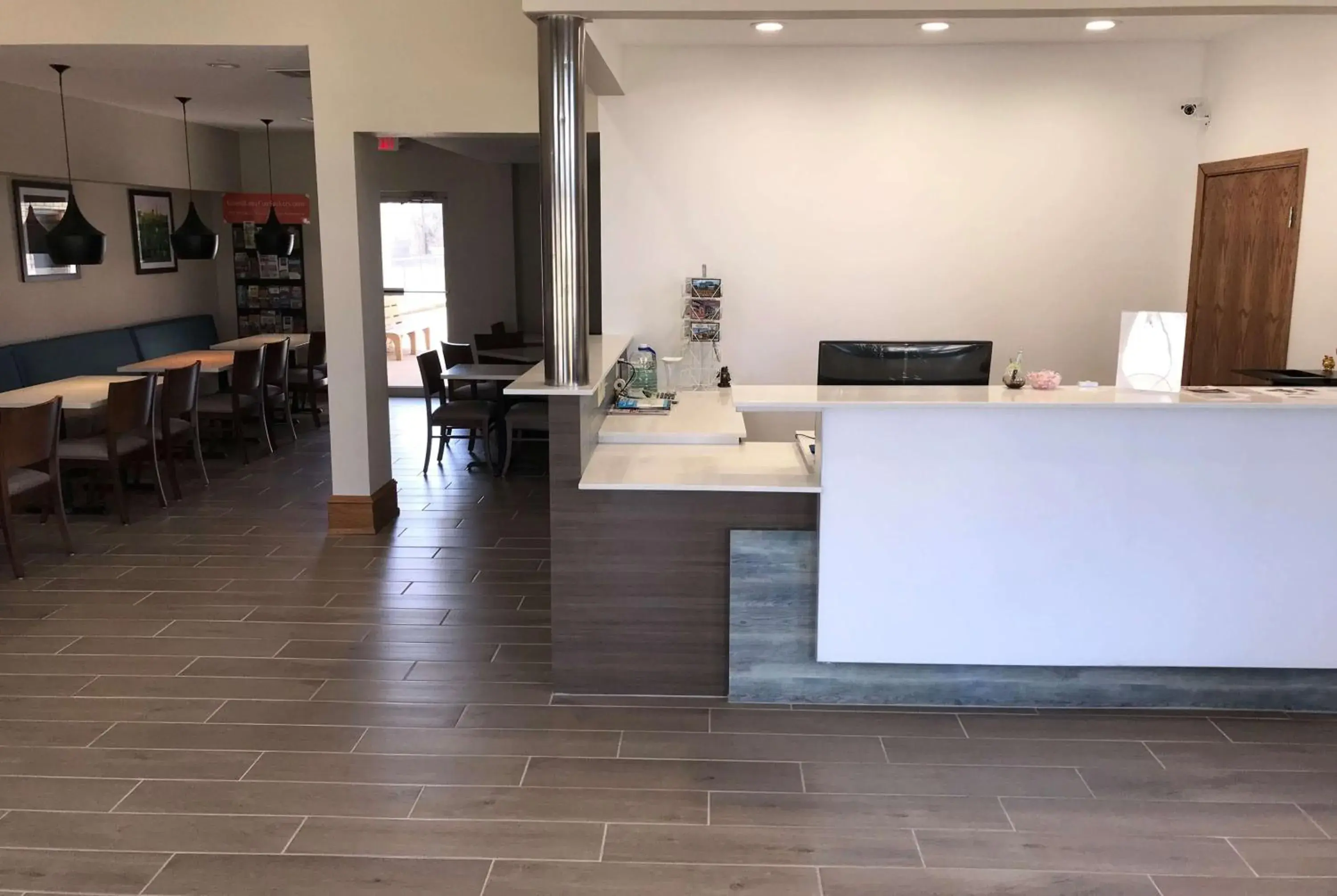 Days Inn by Wyndham Grove Days Inn by Wyndham Grove