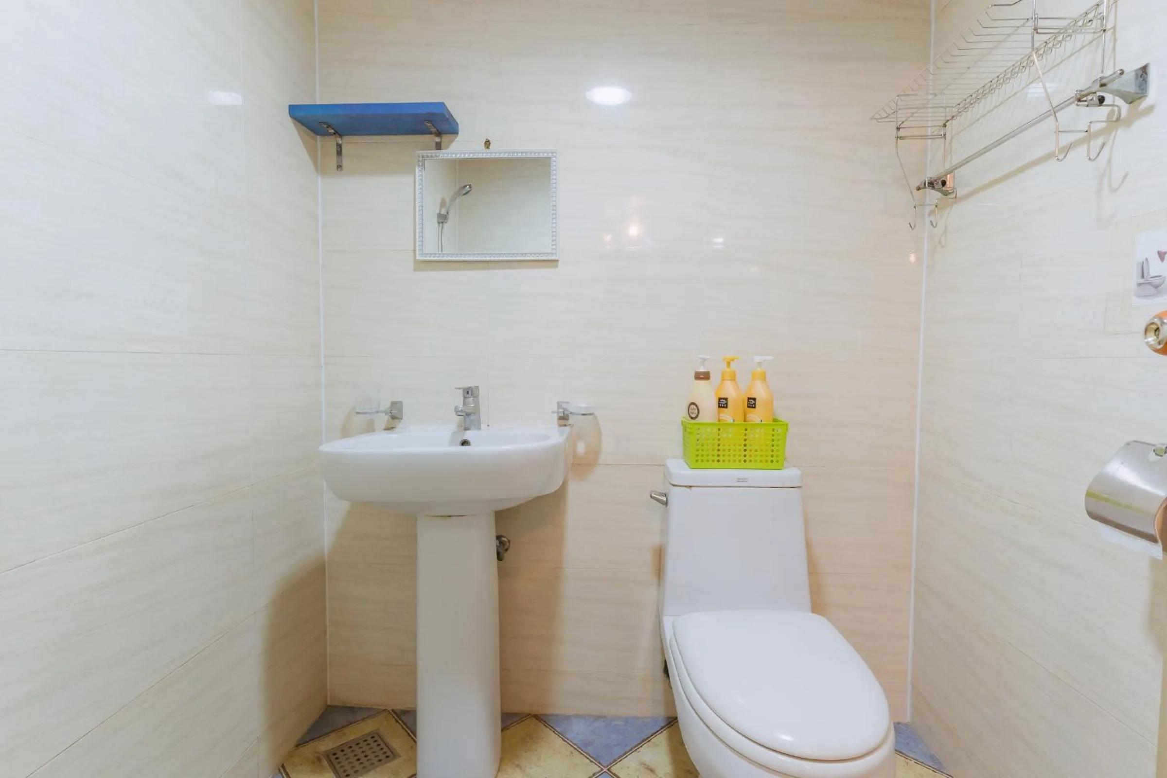 Shower in Jungmun Log Pension & Resort