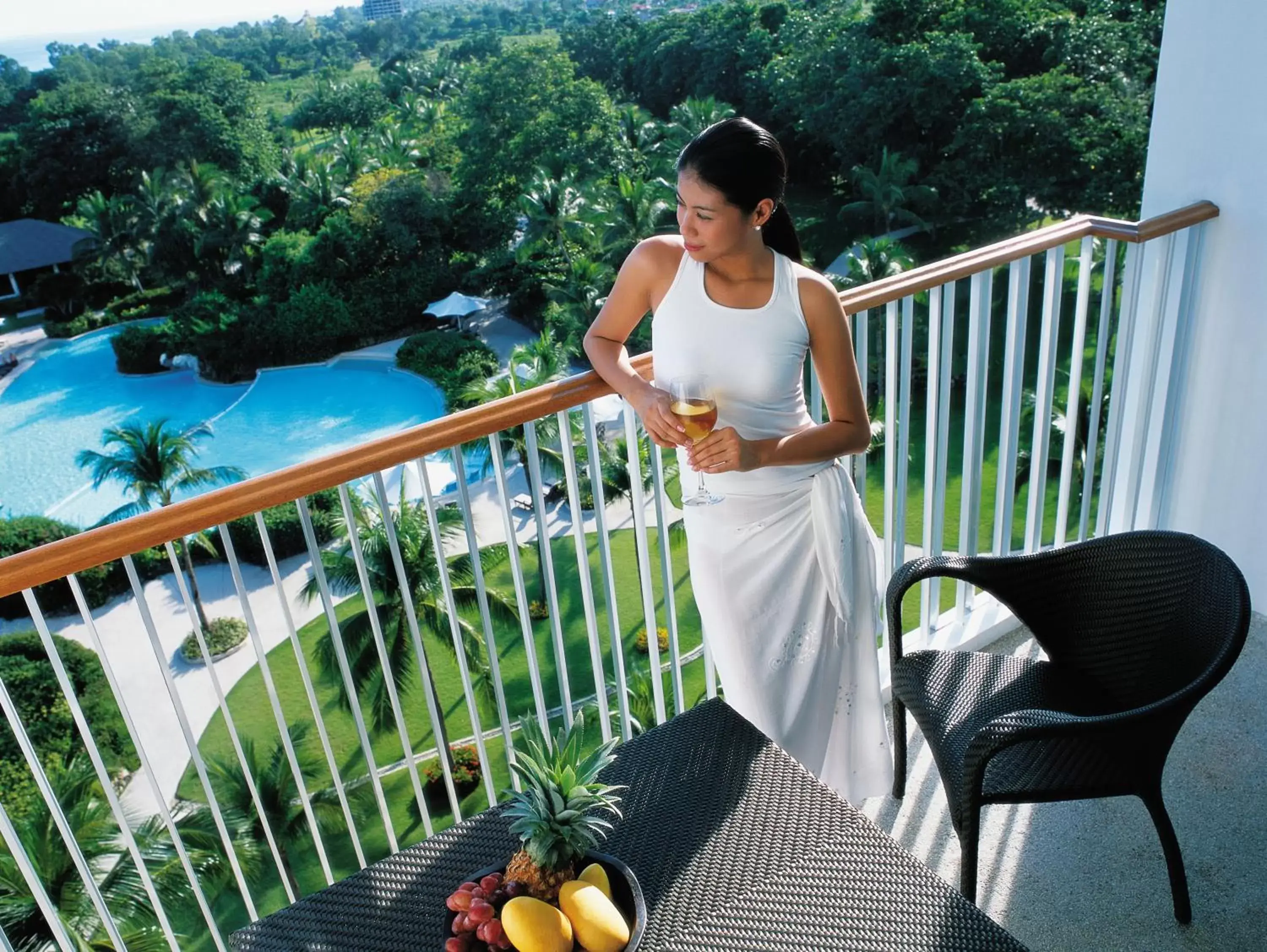 Deluxe Double Room Sea View (Main Wing) in Shangri-La Mactan, Cebu Deluxe Double Room Sea View (Main Wing) in Shangri-La Mactan, Cebu