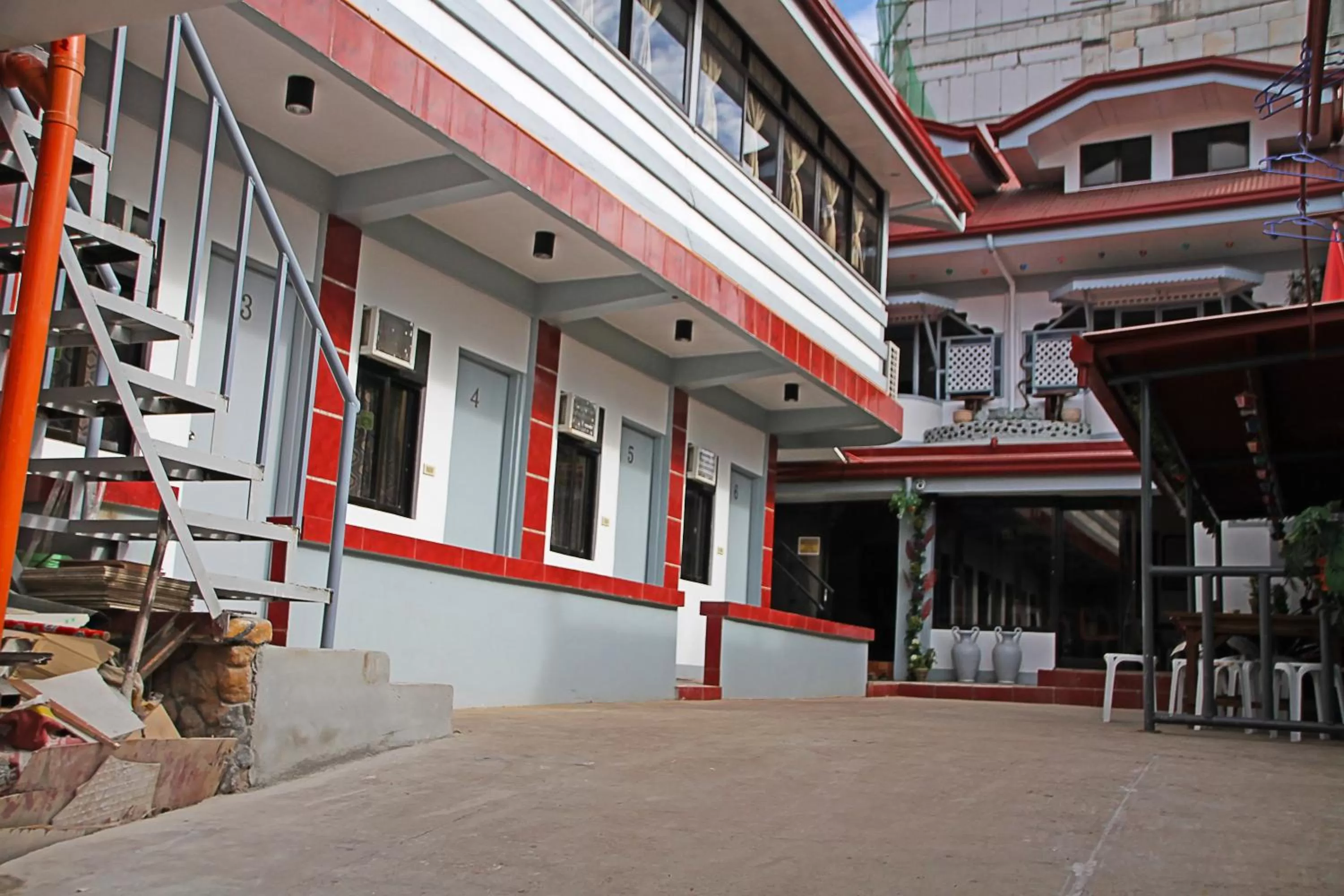 Property building in Mario's Travellers Inn