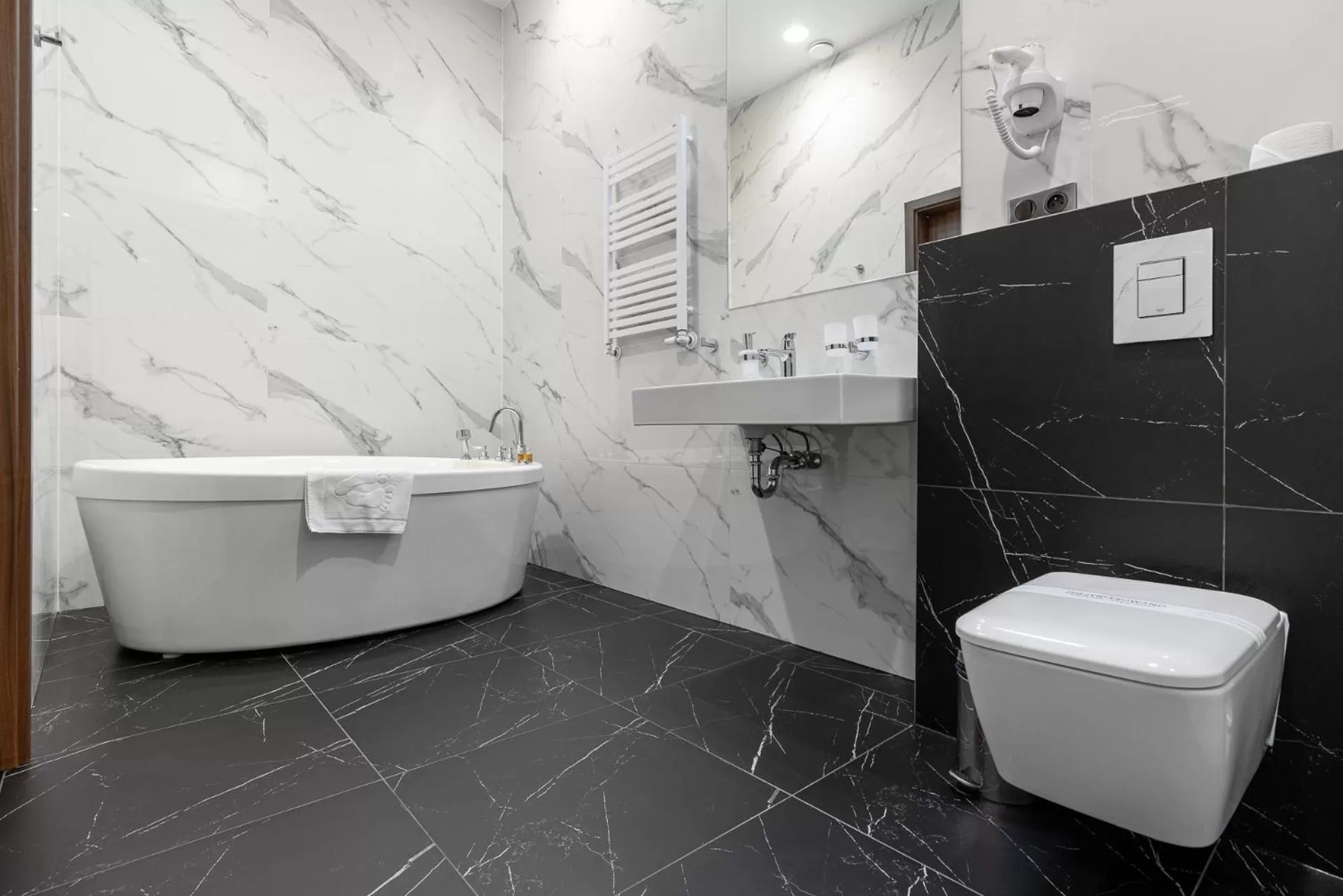 Hot Tub in Hotel Wodnik