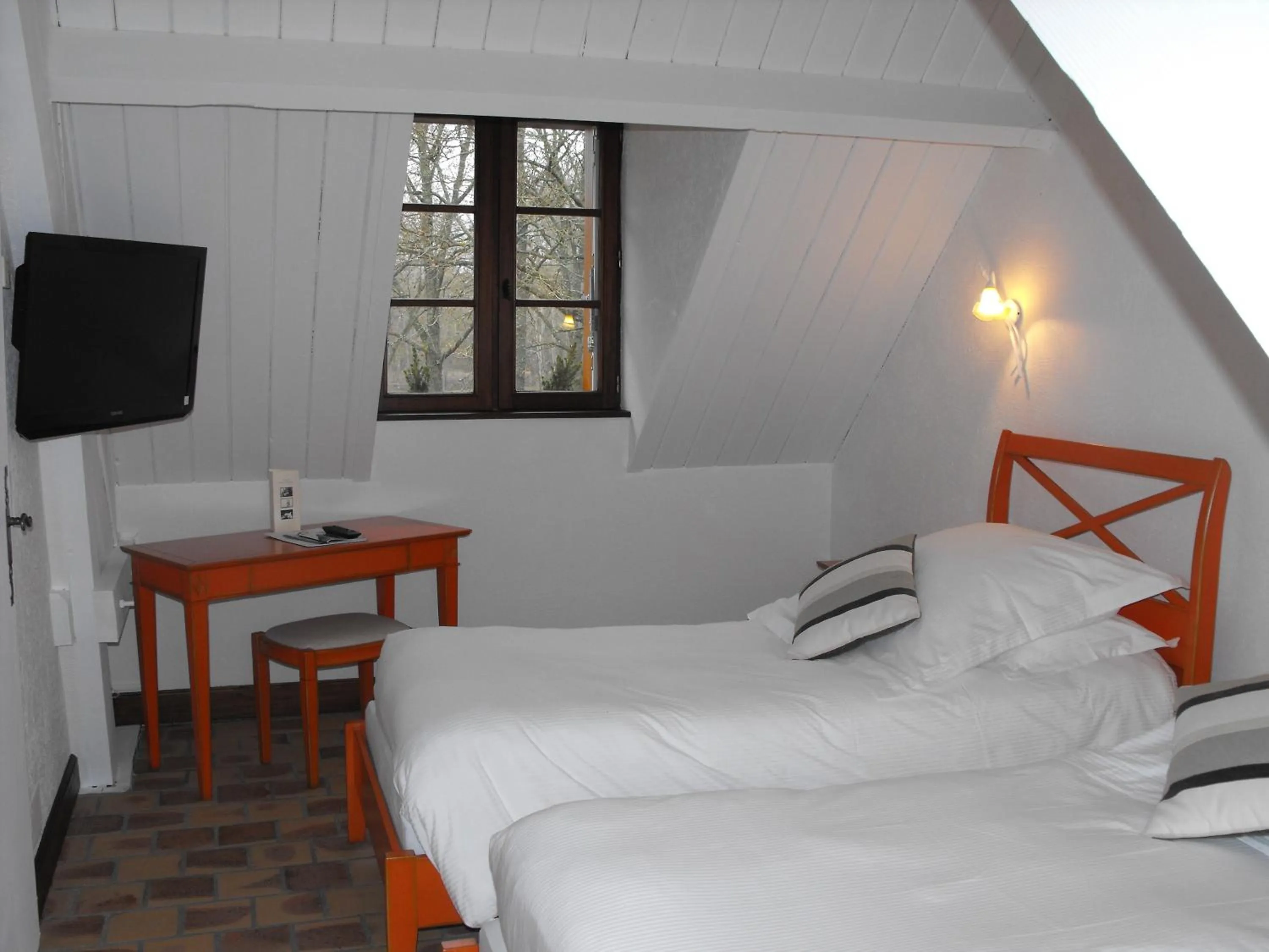 Photo of the whole room, Bed in L'Orée des Chênes, The Originals Relais