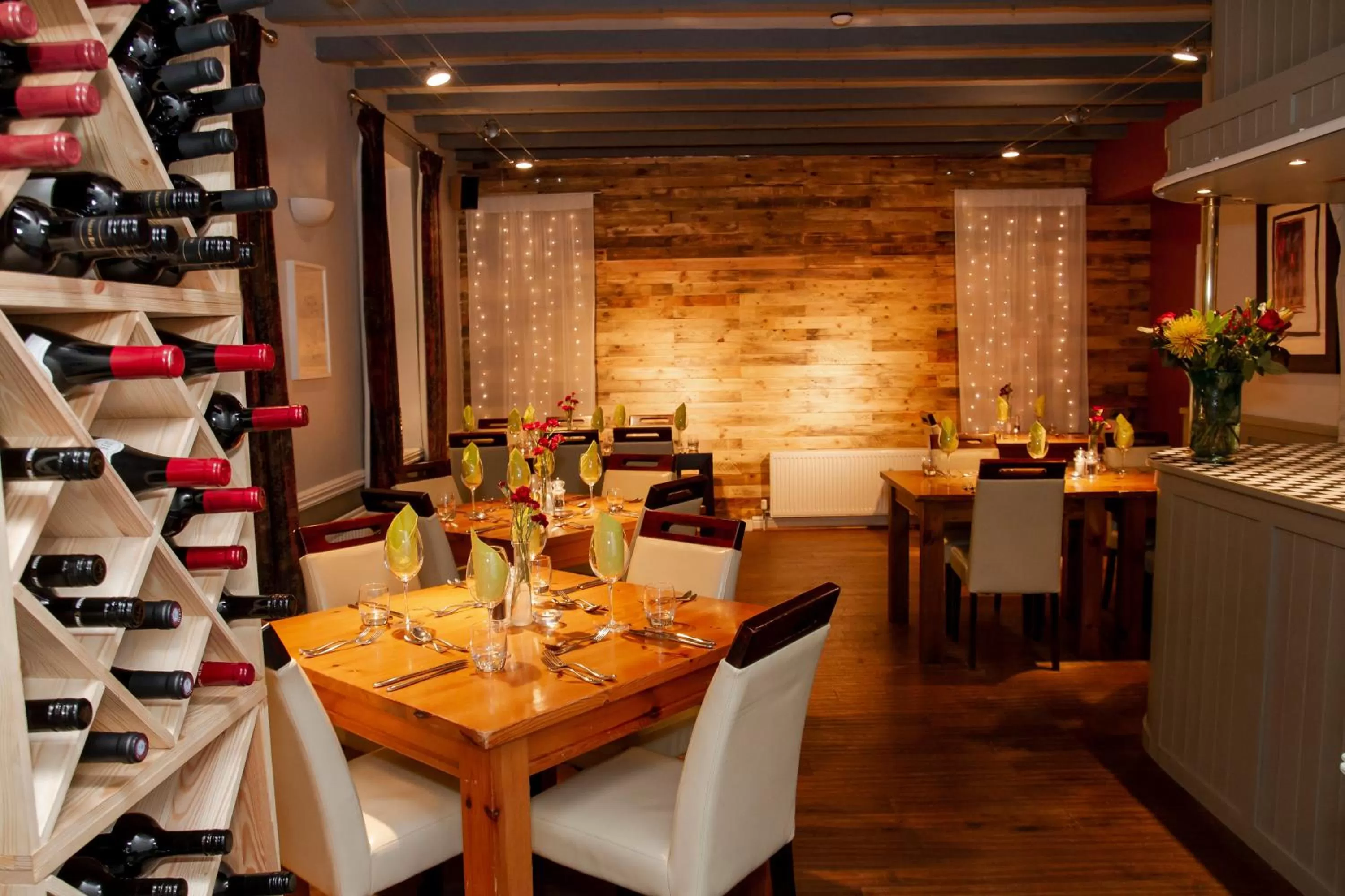 Restaurant/Places to Eat in The Walnut Tree Inn