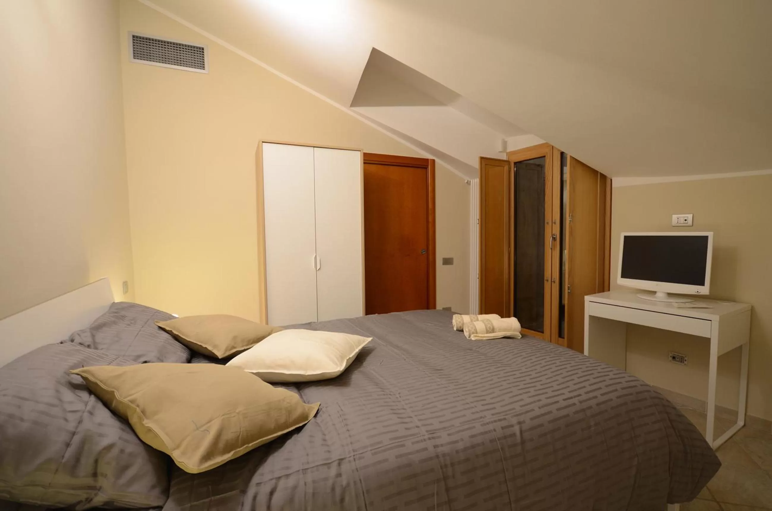 Photo of the whole room, Bed in B&B Portanova