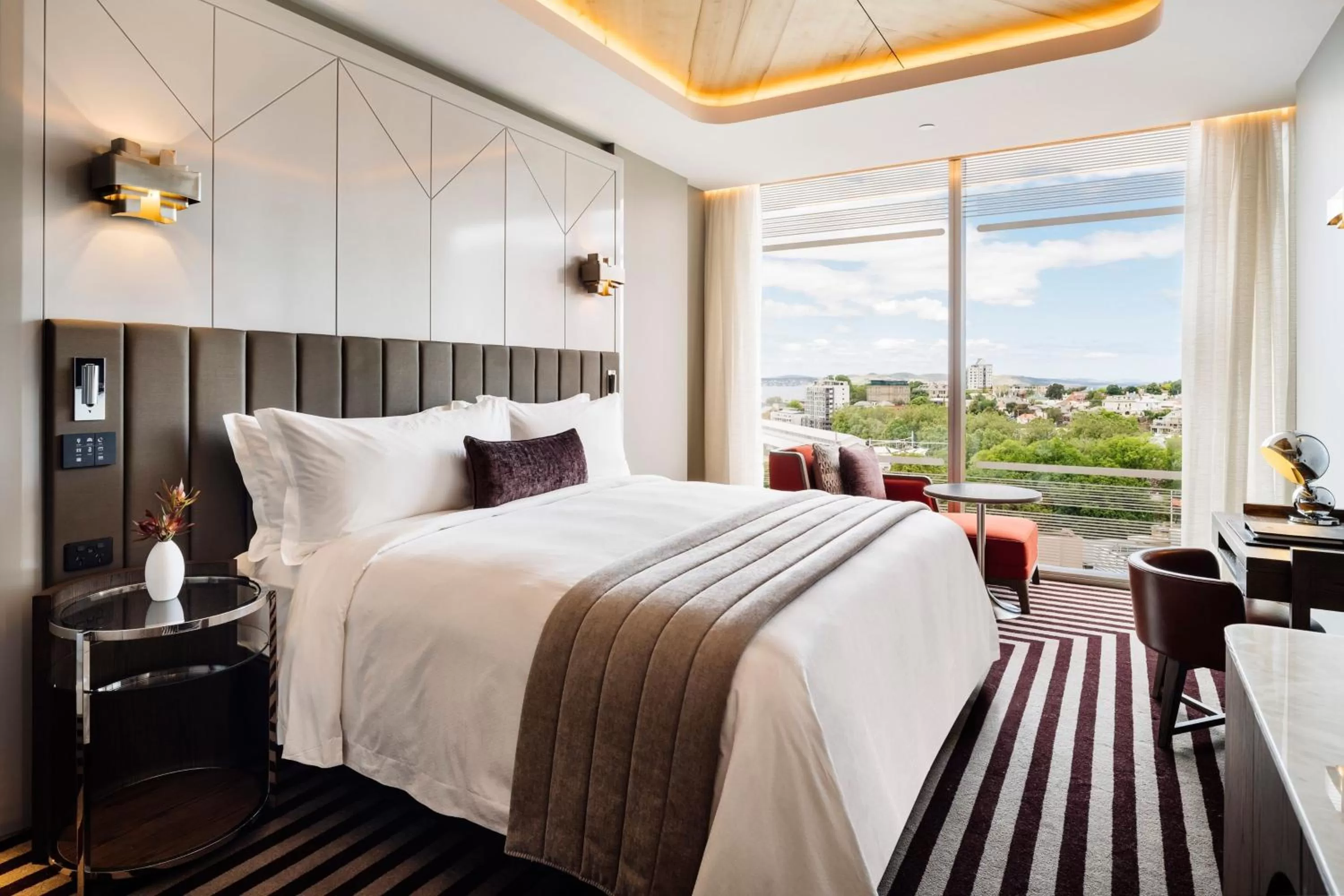 Photo of the whole room, Bed in The Tasman, a Luxury Collection Hotel, Hobart