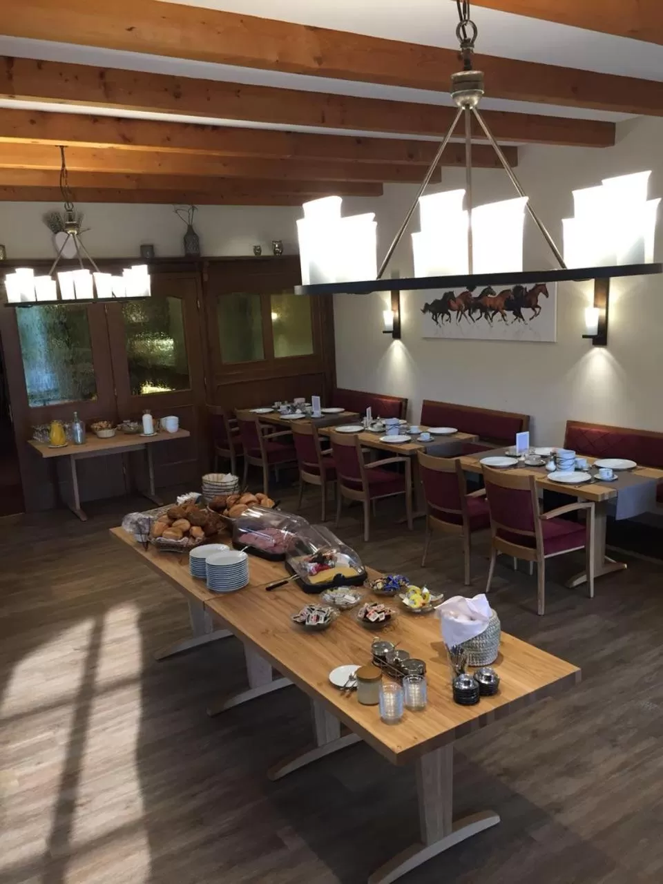 Restaurant/places to eat in Hotel Zur-Borke