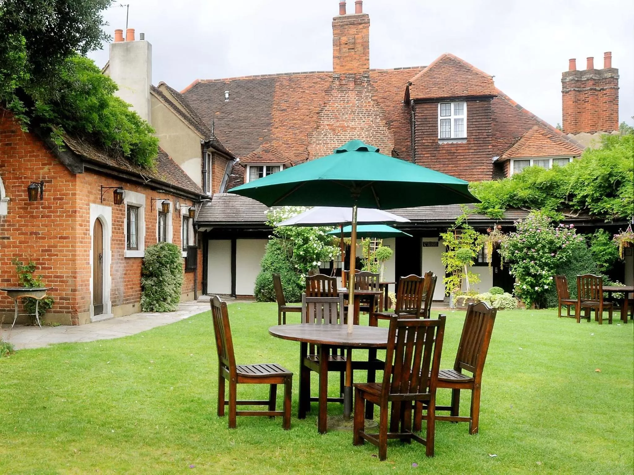 Garden in Marygreen Manor