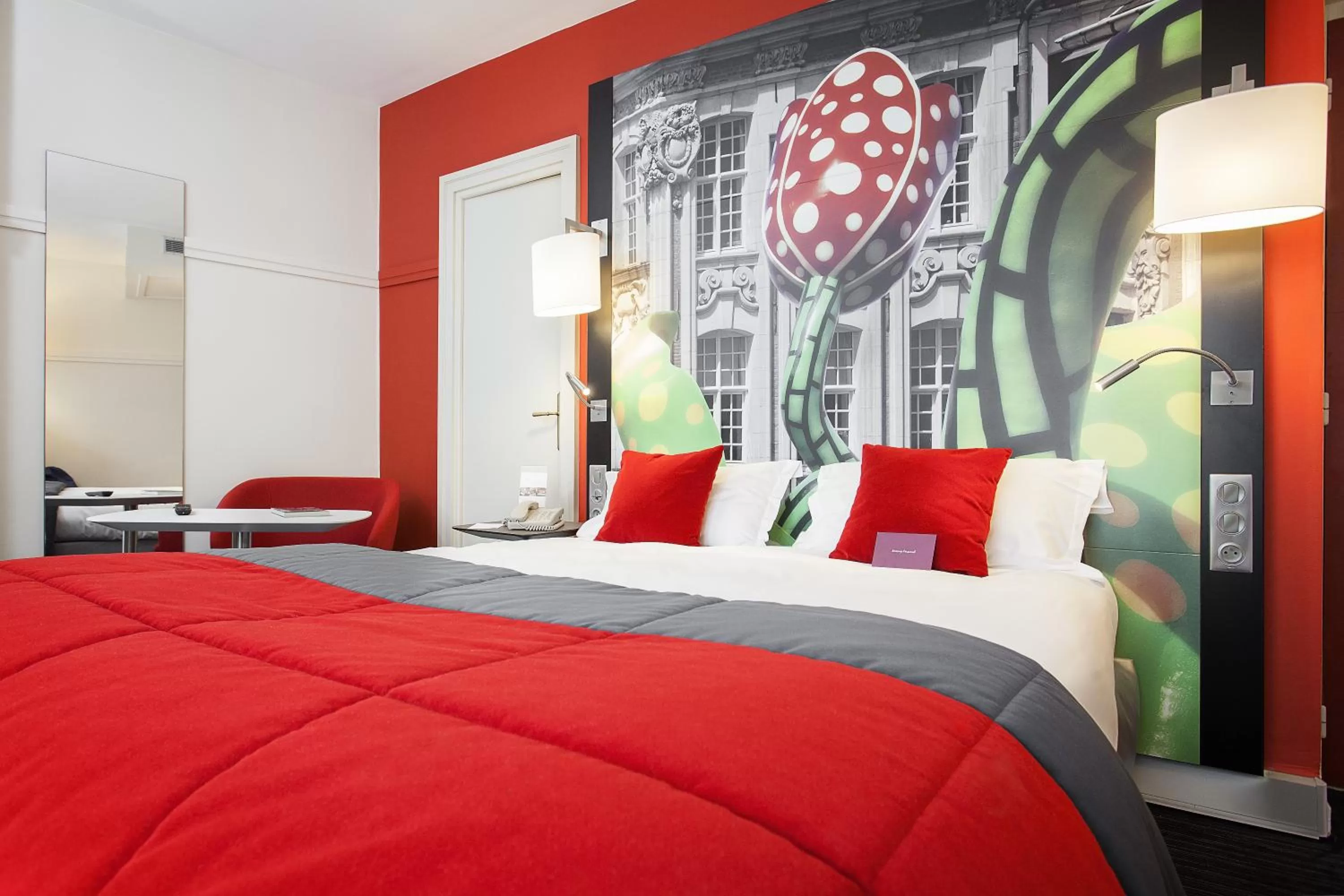 Bed in Mercure Lille Centre Grand Place