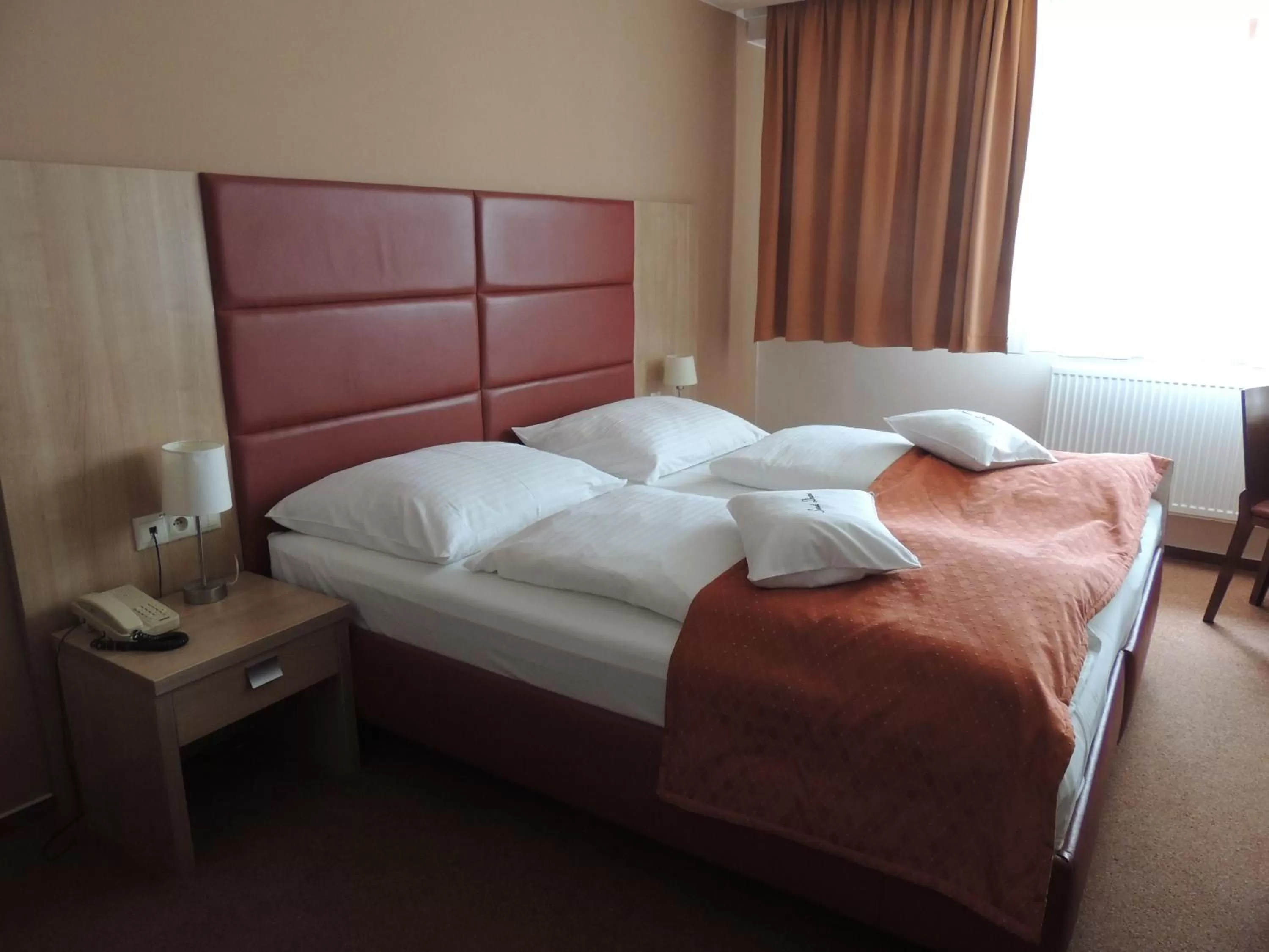 Photo of the whole room, Bed in Hotel Club