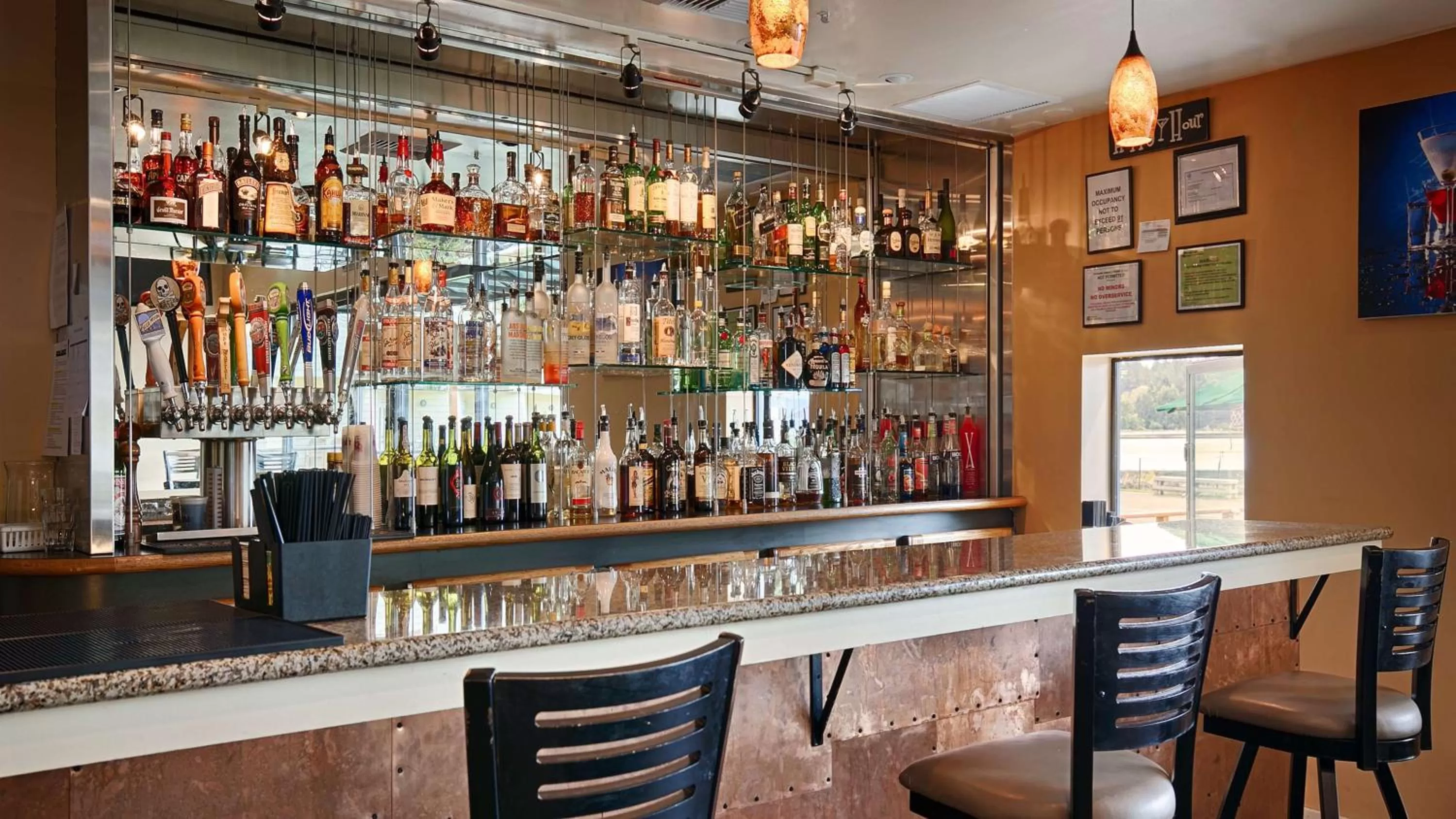 Restaurant/places to eat in Best Western Plus Silverdale Beach Hotel