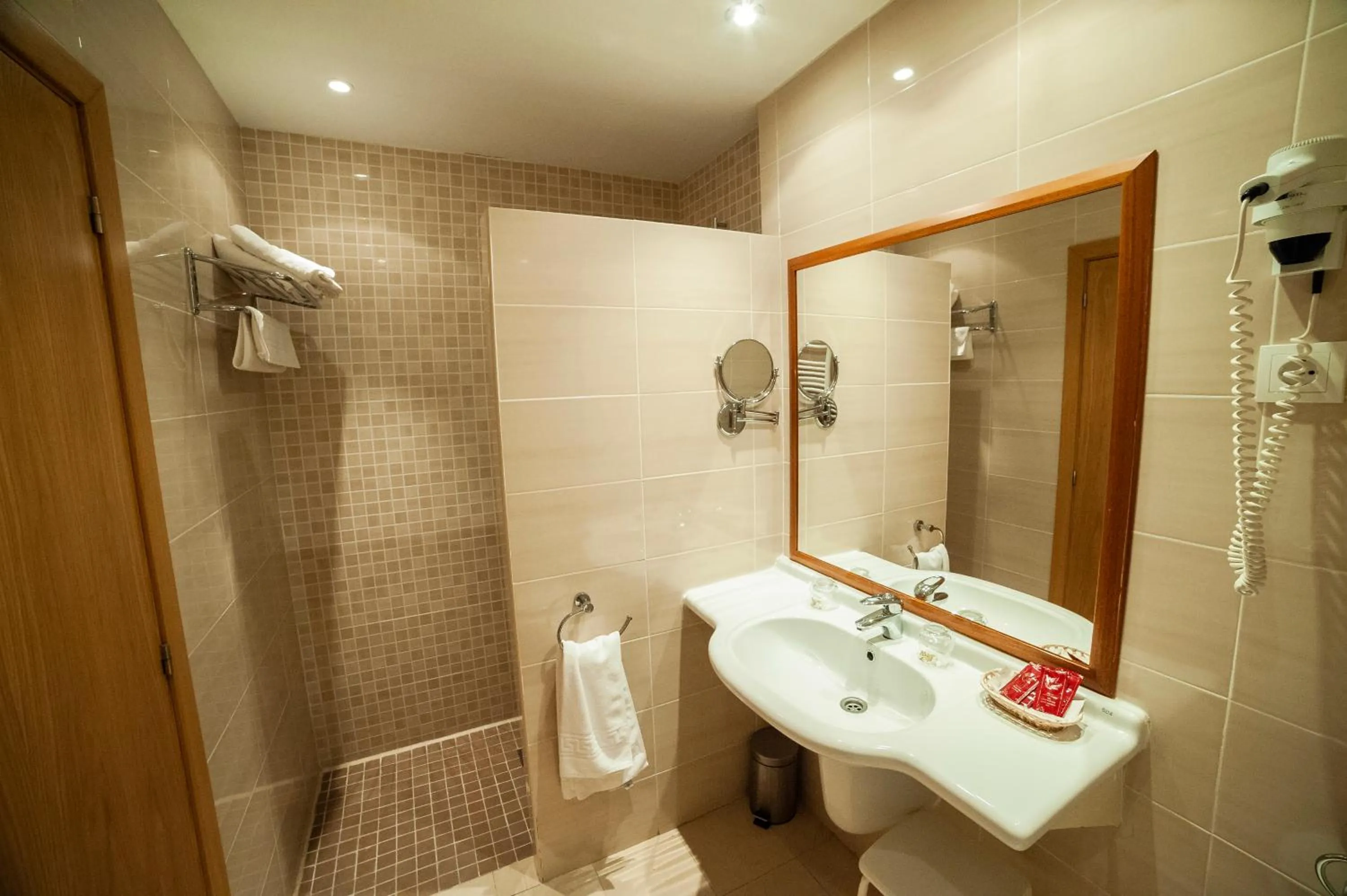 Shower in Hotel Torcal