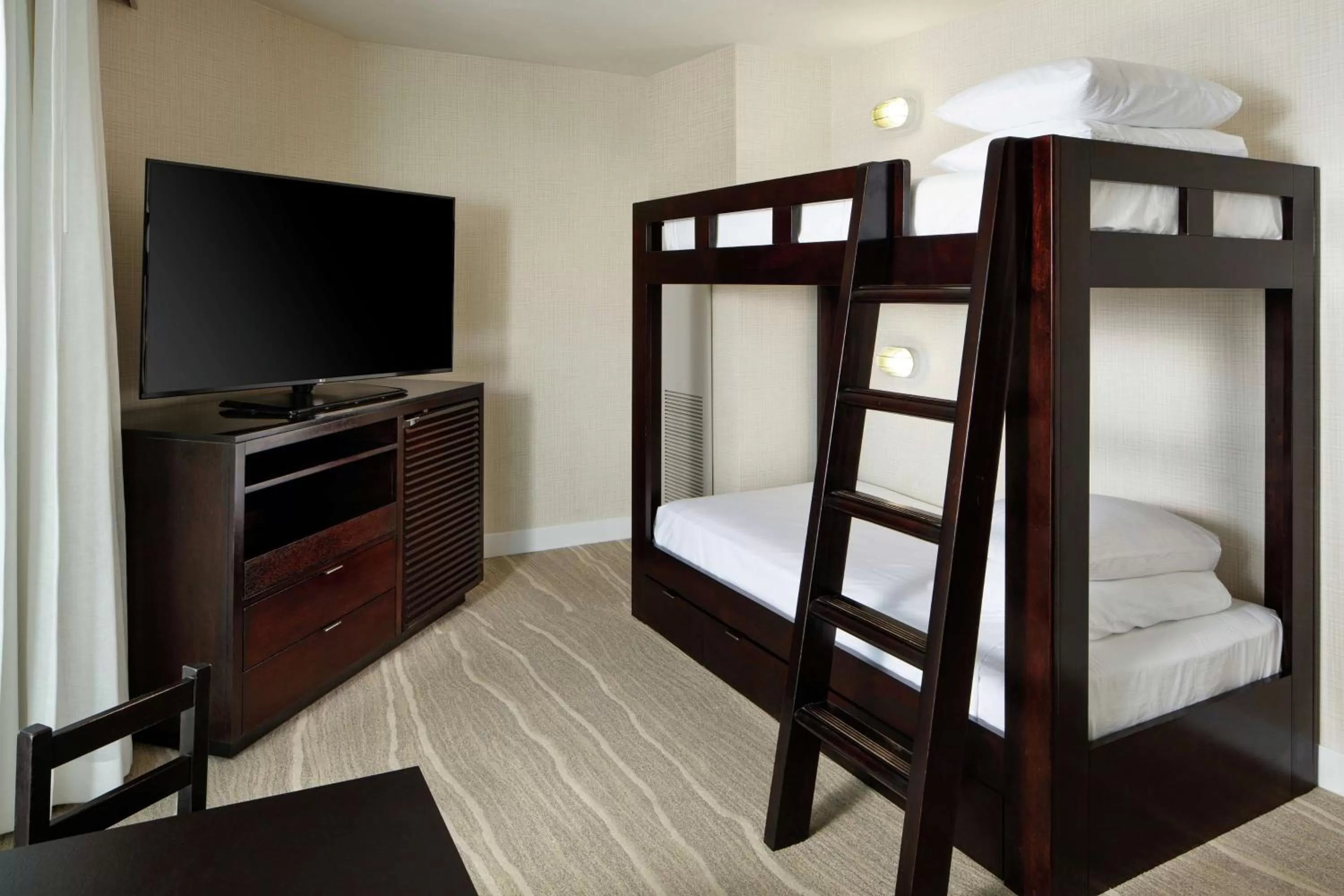 Bedroom, Bed in DoubleTree By Hilton San Diego Hotel Circle