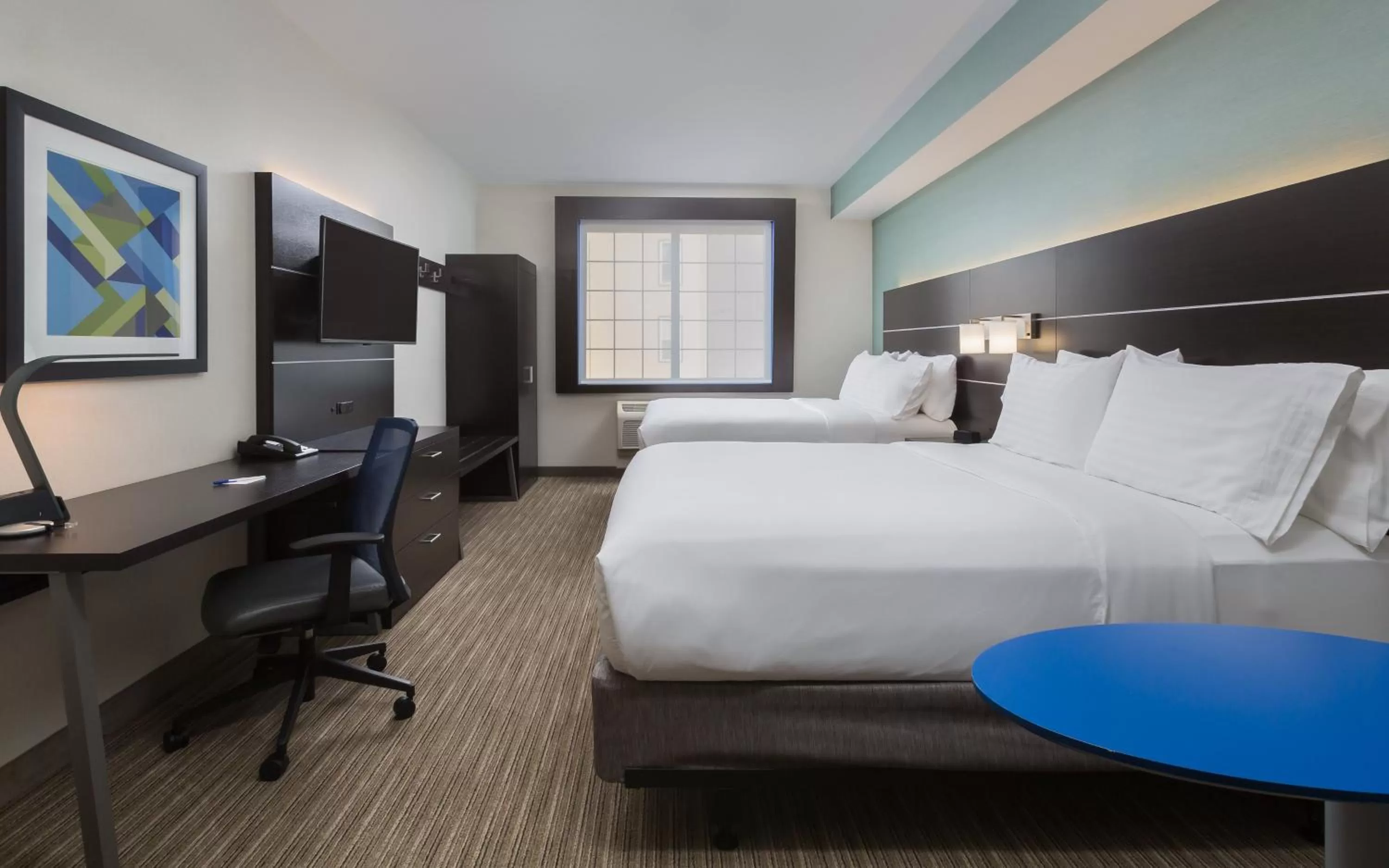 Photo of the whole room, Bed in Holiday Inn Express Hotel & Suites Eugene Downtown - University by IHG