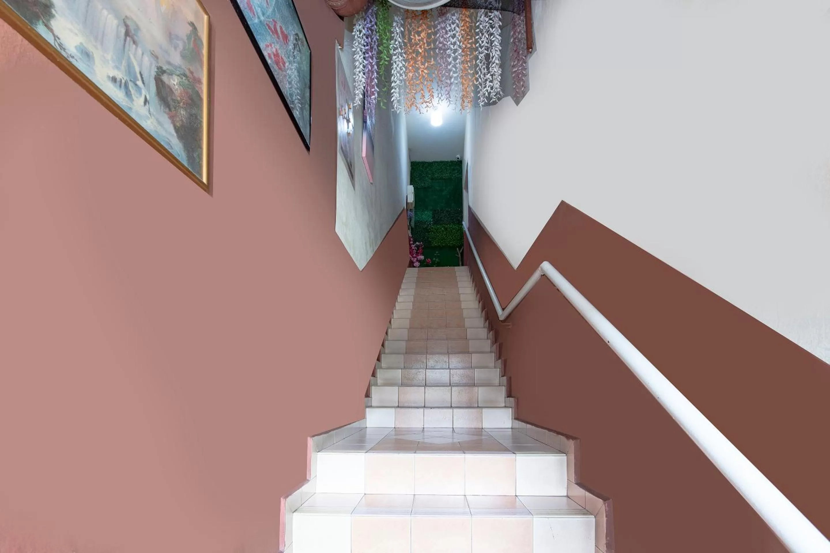 SPOT ON 90305 Hen Hen Hotel