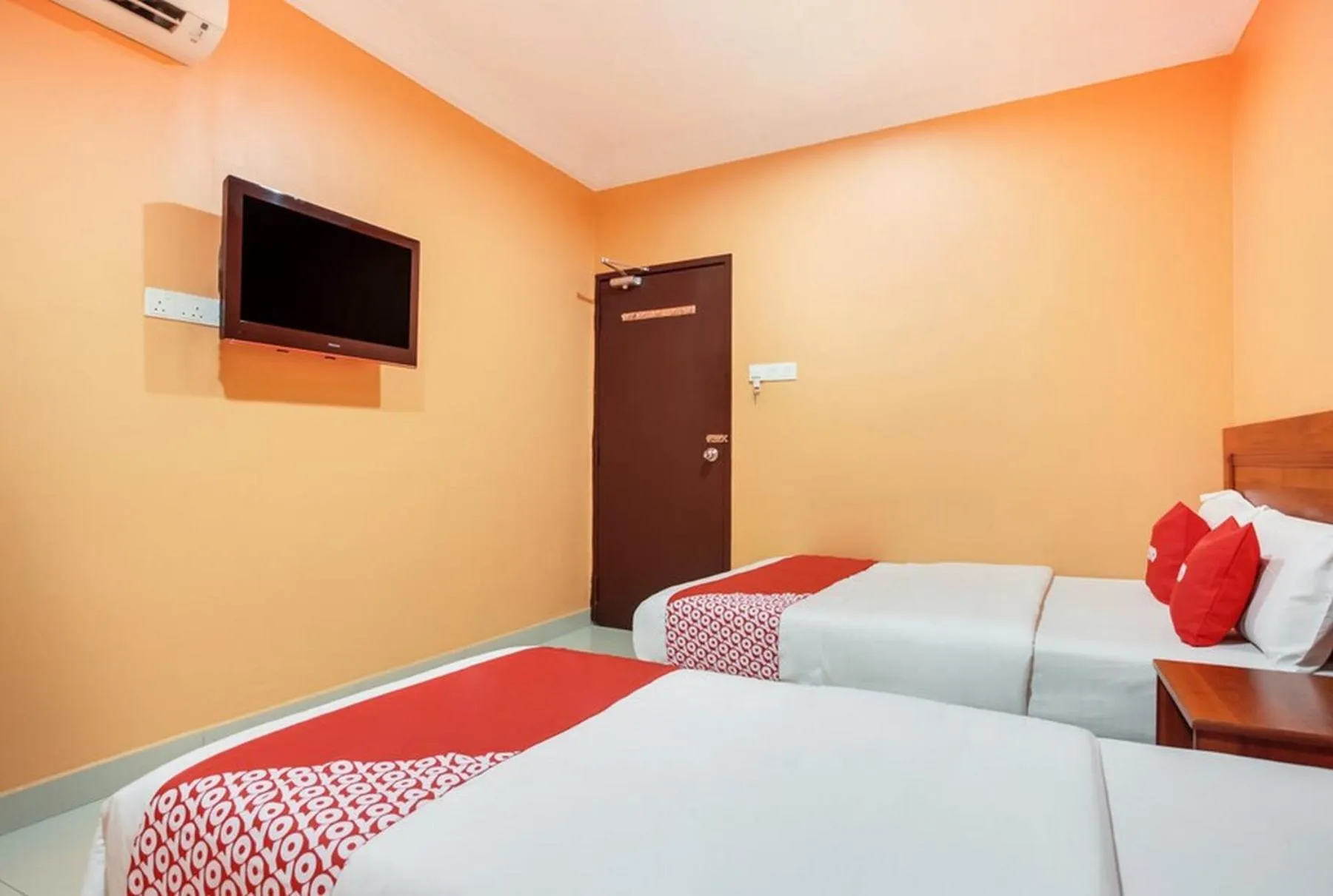 Bed in My Town Hotel