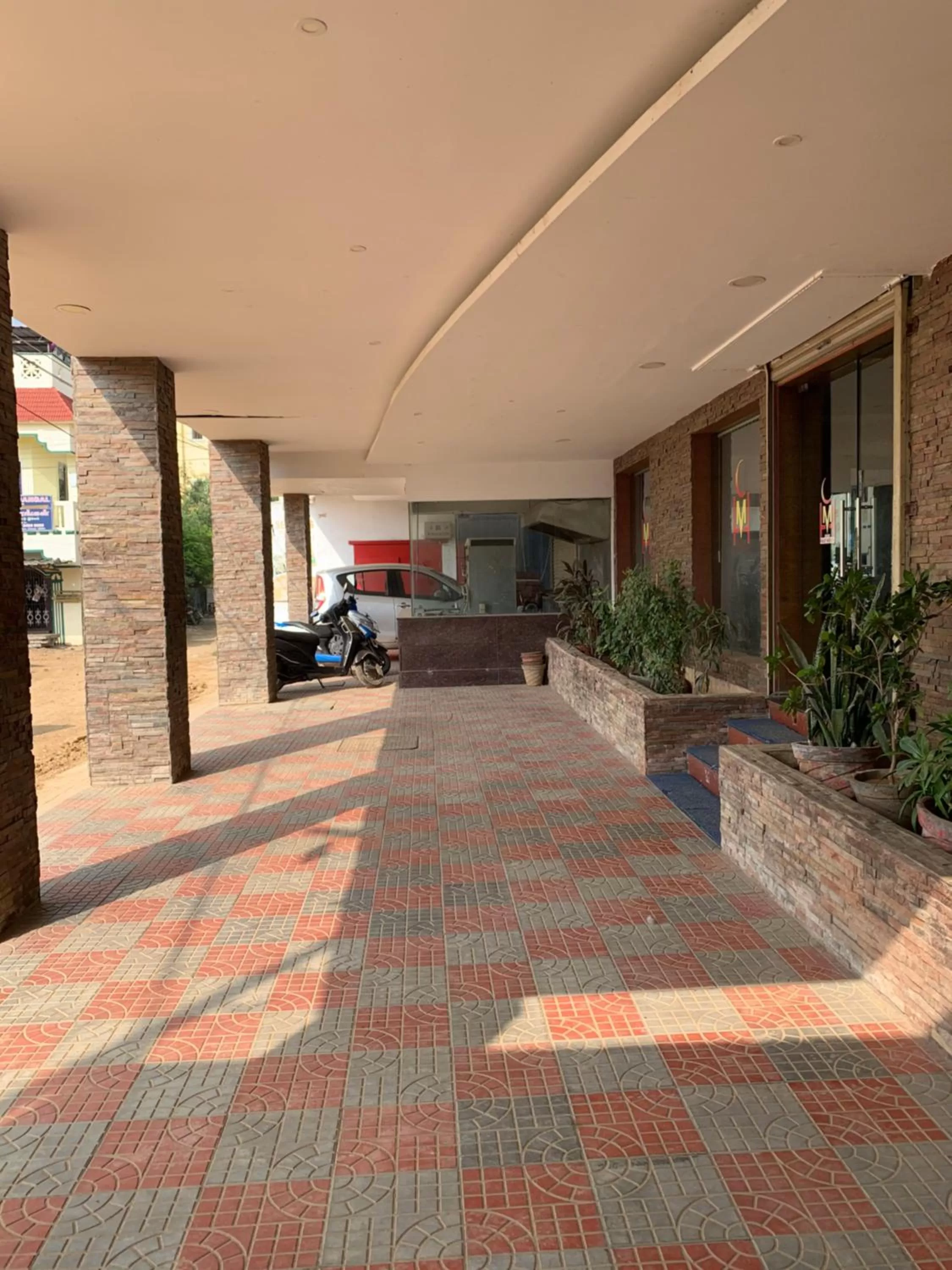 Patio in Hotel Half Moon Chennai