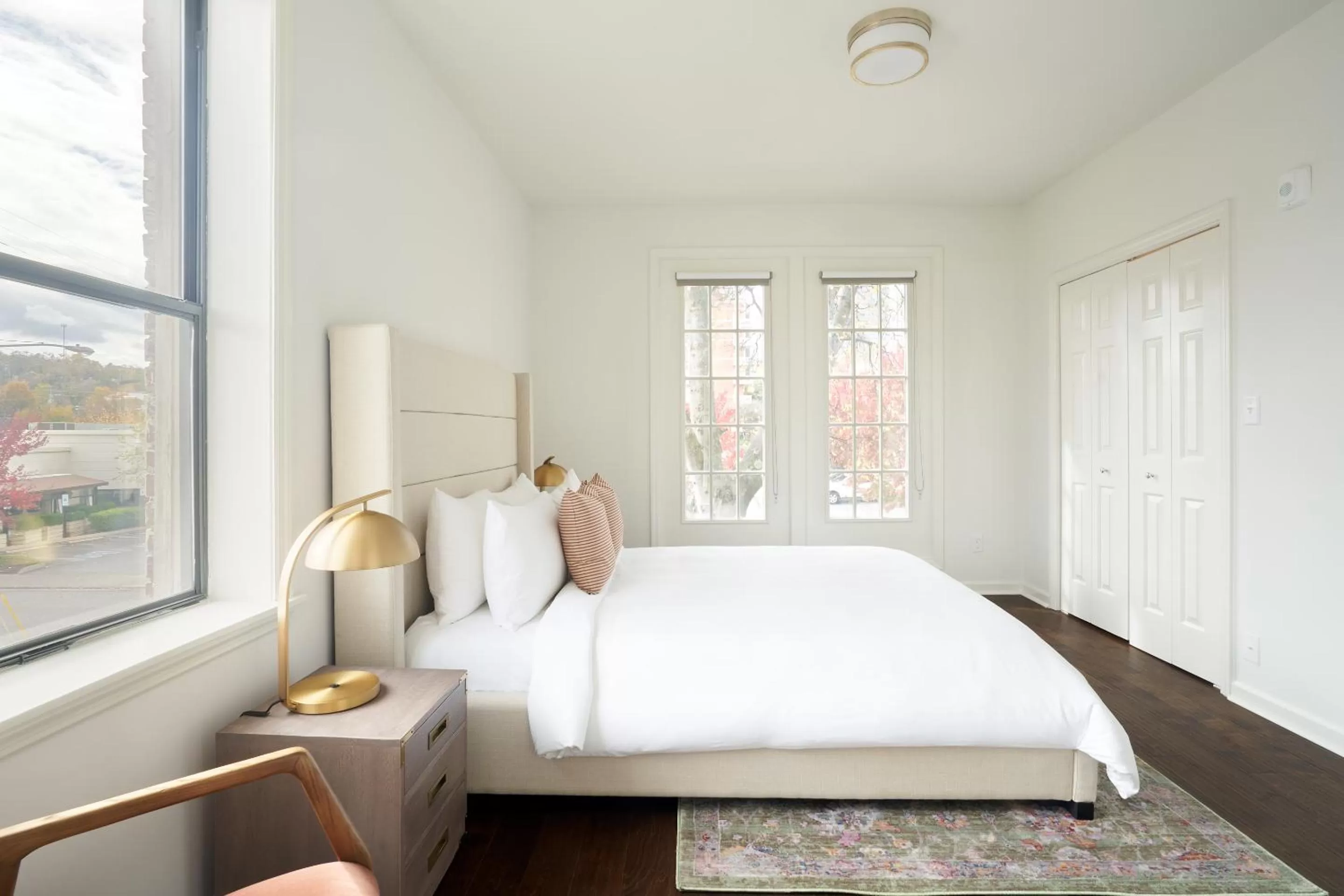 Bed in Sonder at Euclid Court