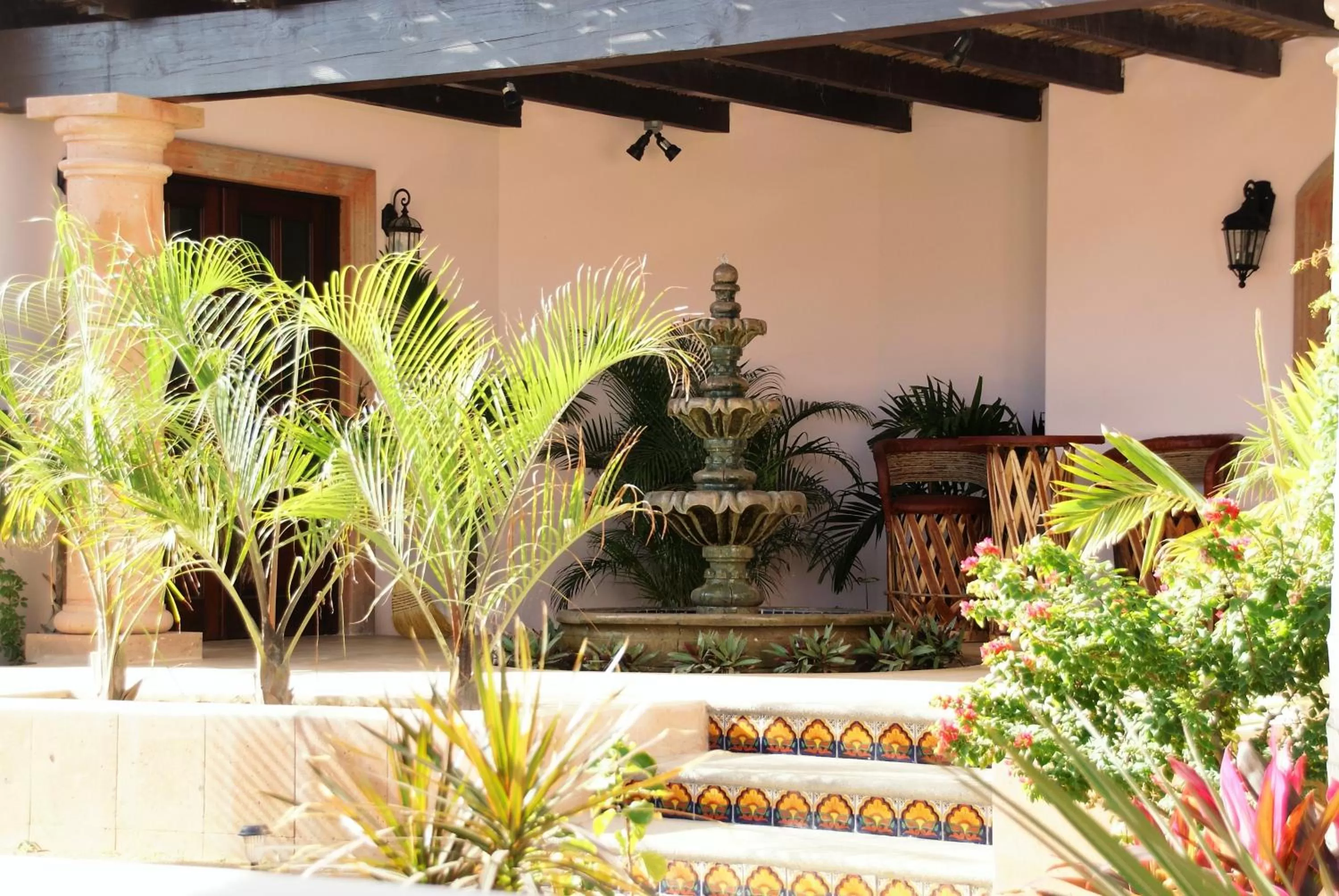 Decorative detail in Cerritos Beach Inn