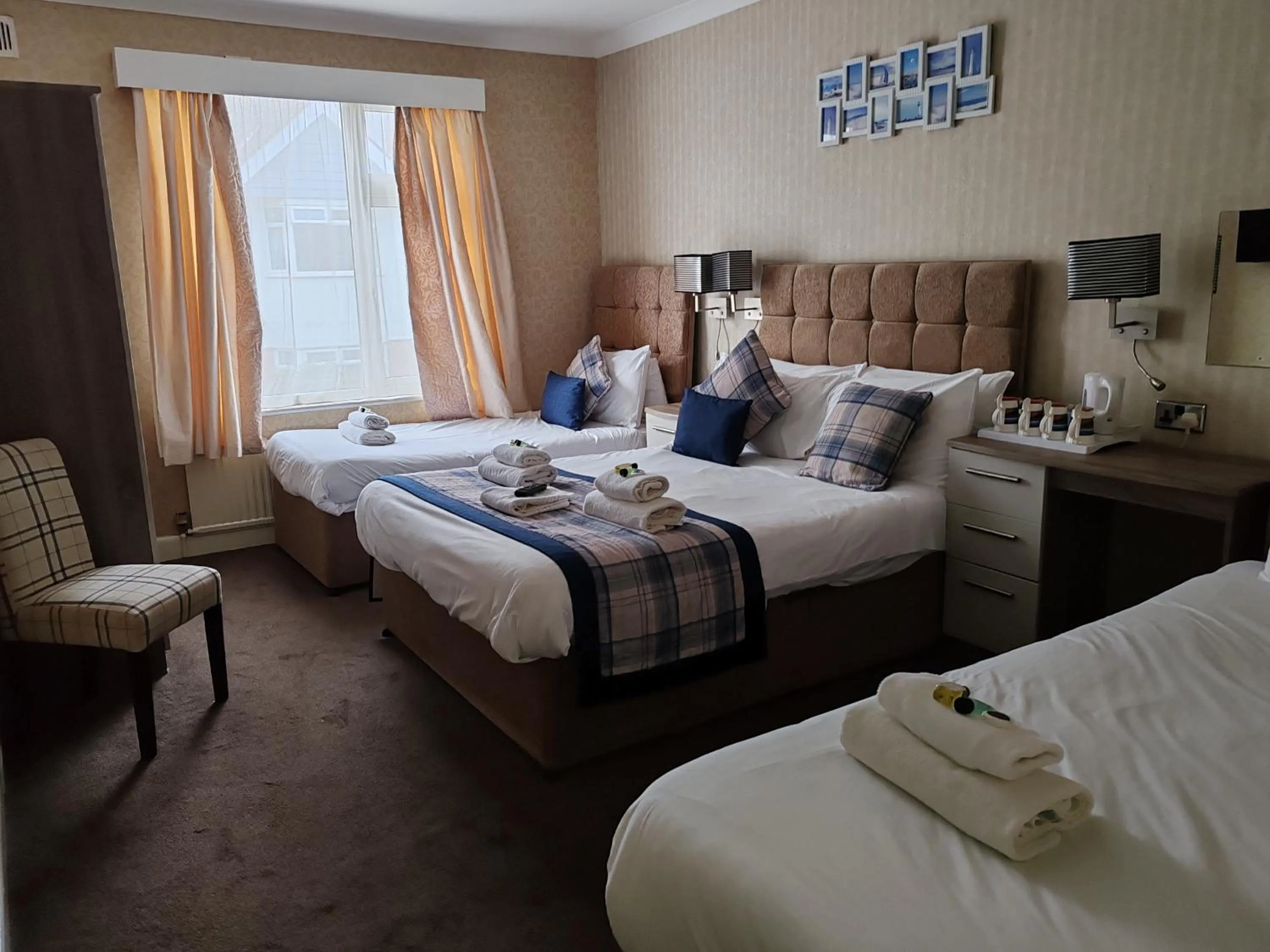 Bedroom, Bed in Torbay Court Hotel