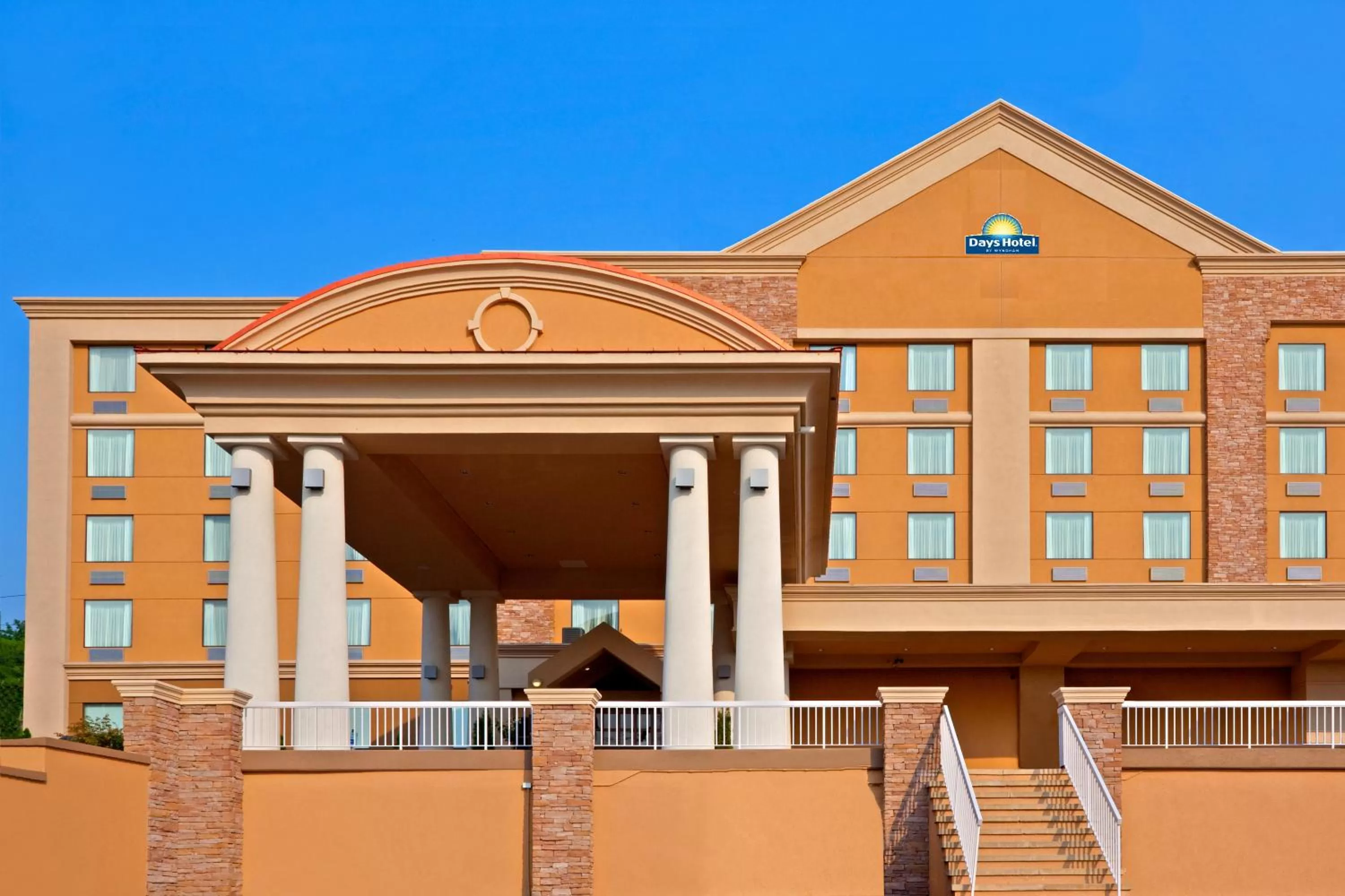 Property building in Days Hotel by Wyndham North Bergen