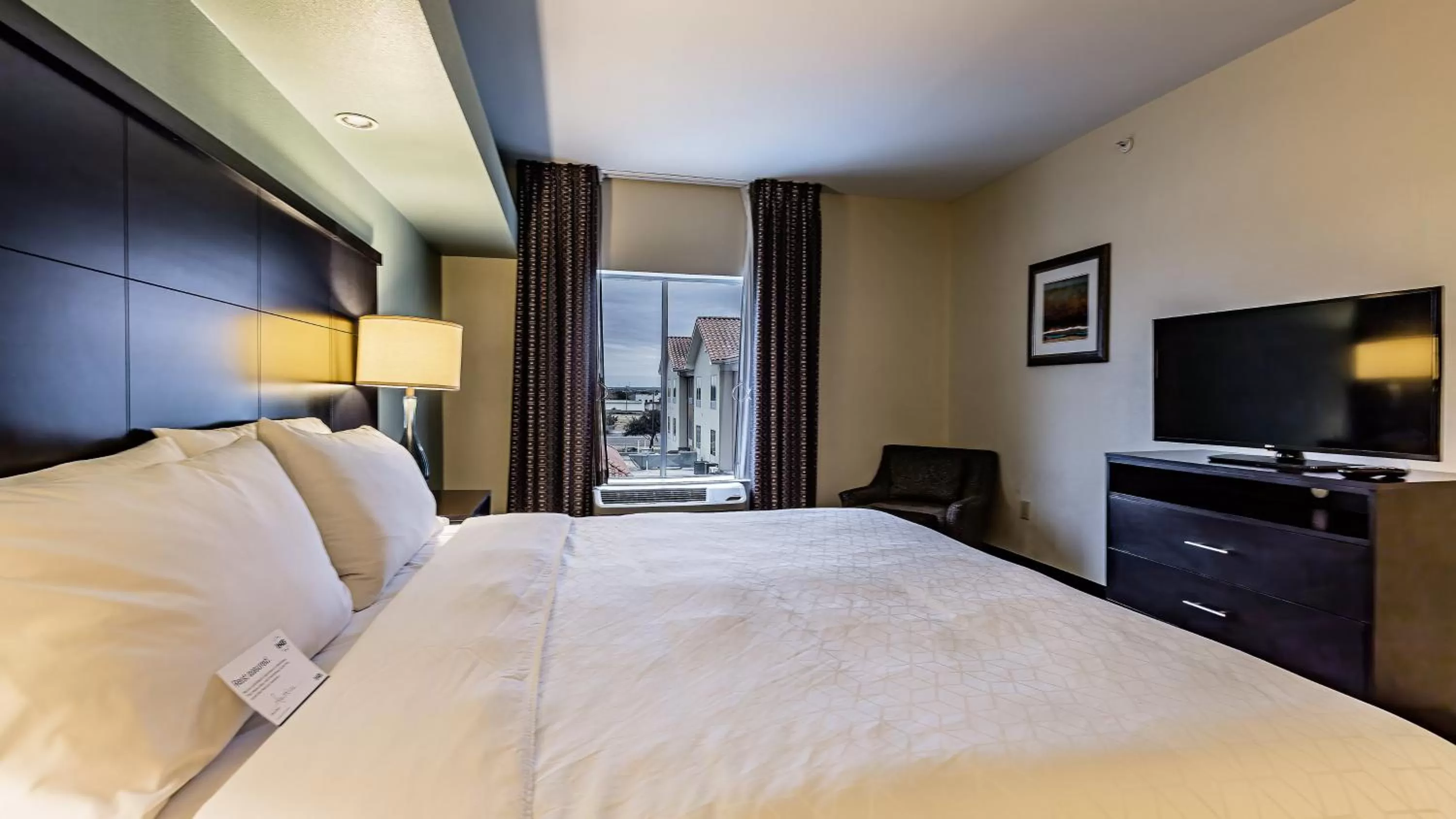 Photo of the whole room, Bed in Staybridge Suites Laredo by IHG