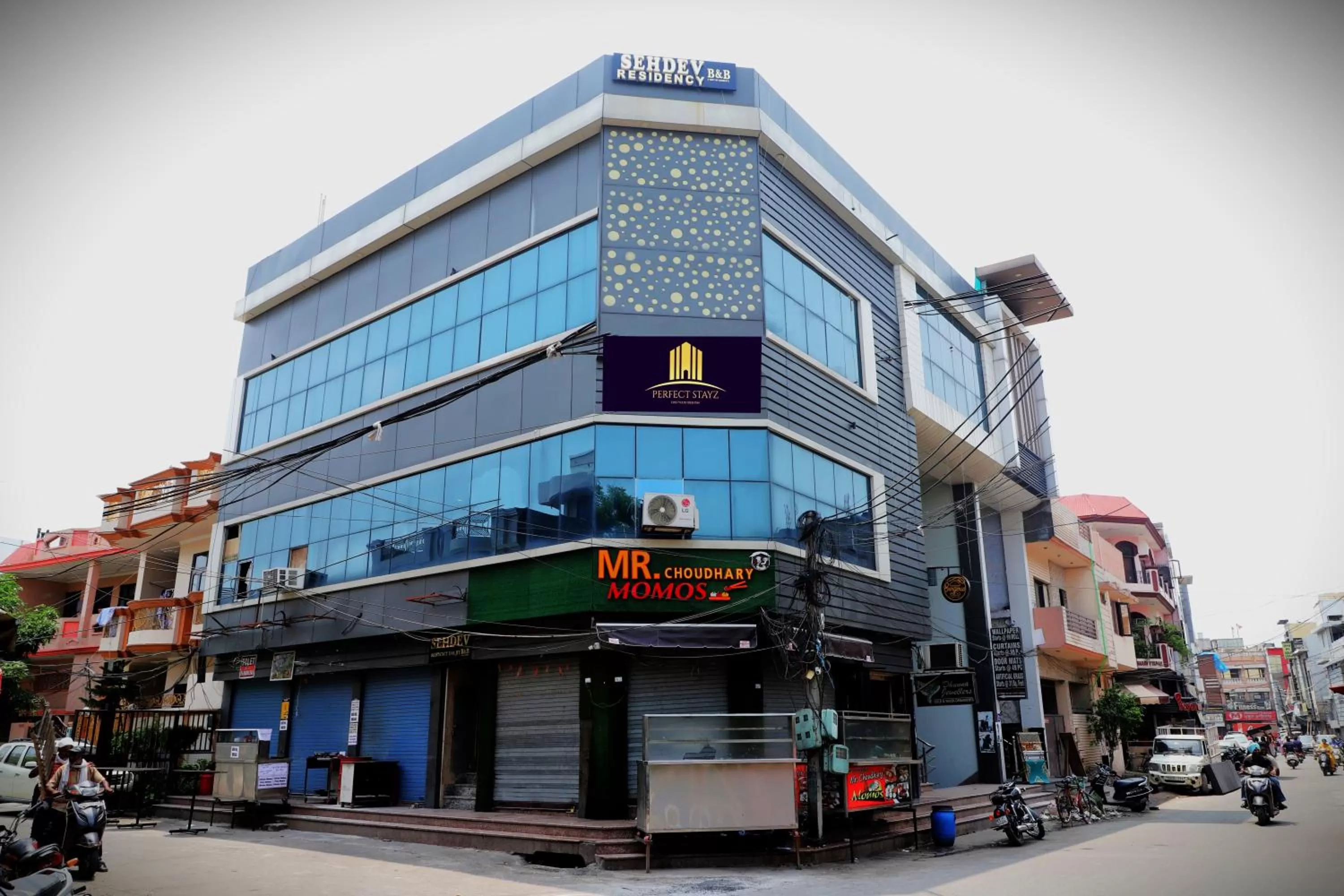 Property Building in Perfect Stayz Premium- Hotel Sehdev Near Golden Temple