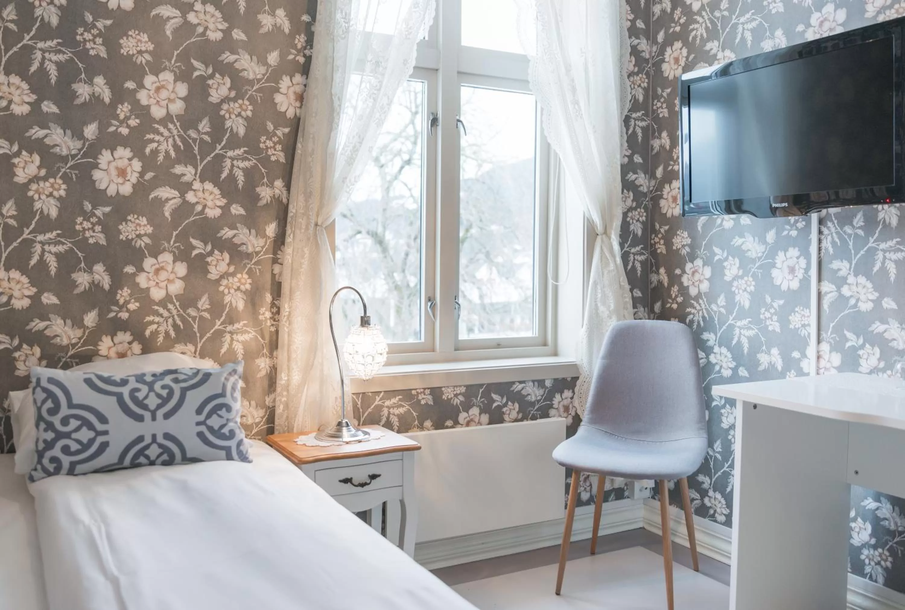 Bedroom, Bed in Gloppen Hotell - by Classic Norway Hotels