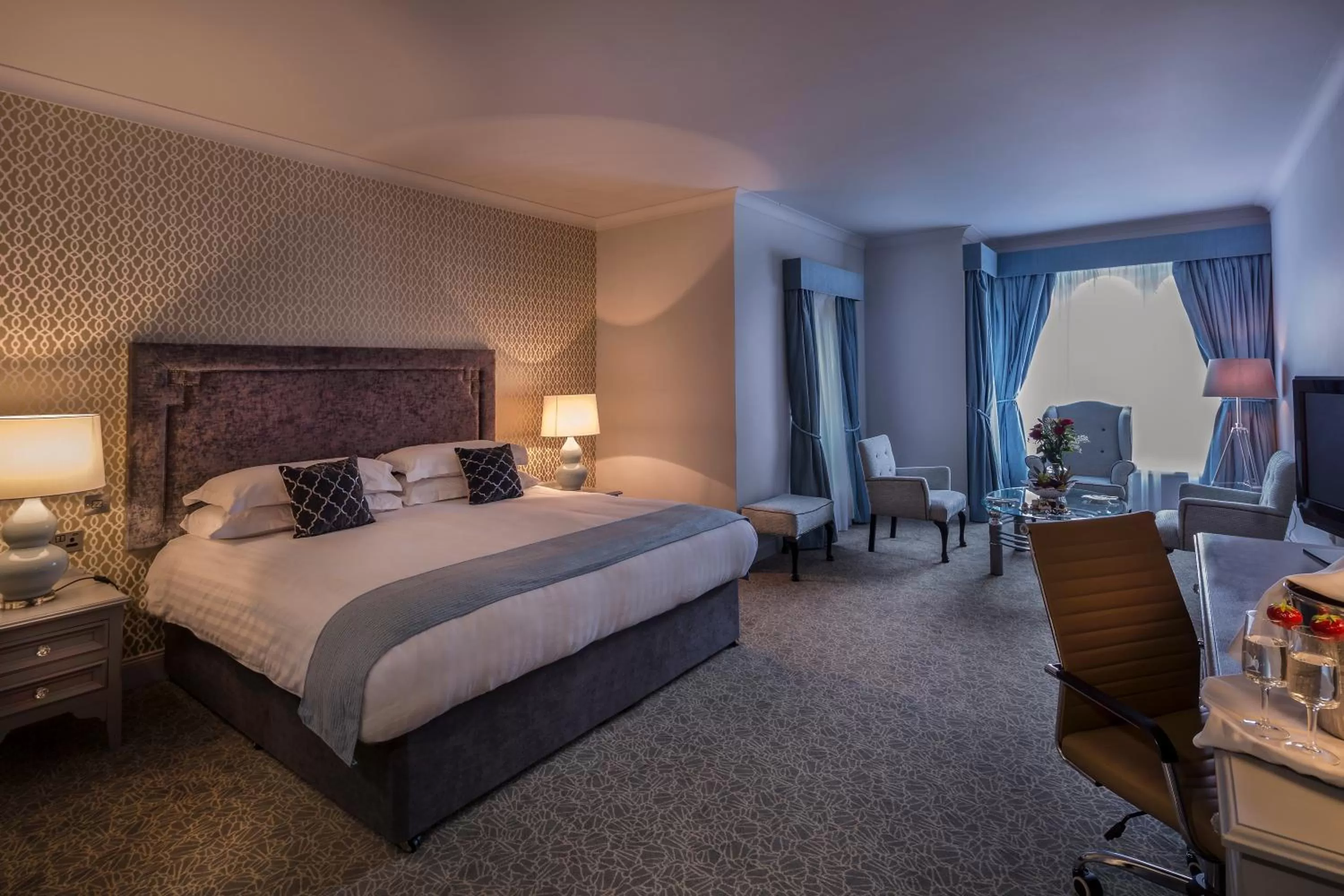 Bed in Treacys Oakwood Hotel, Shannon