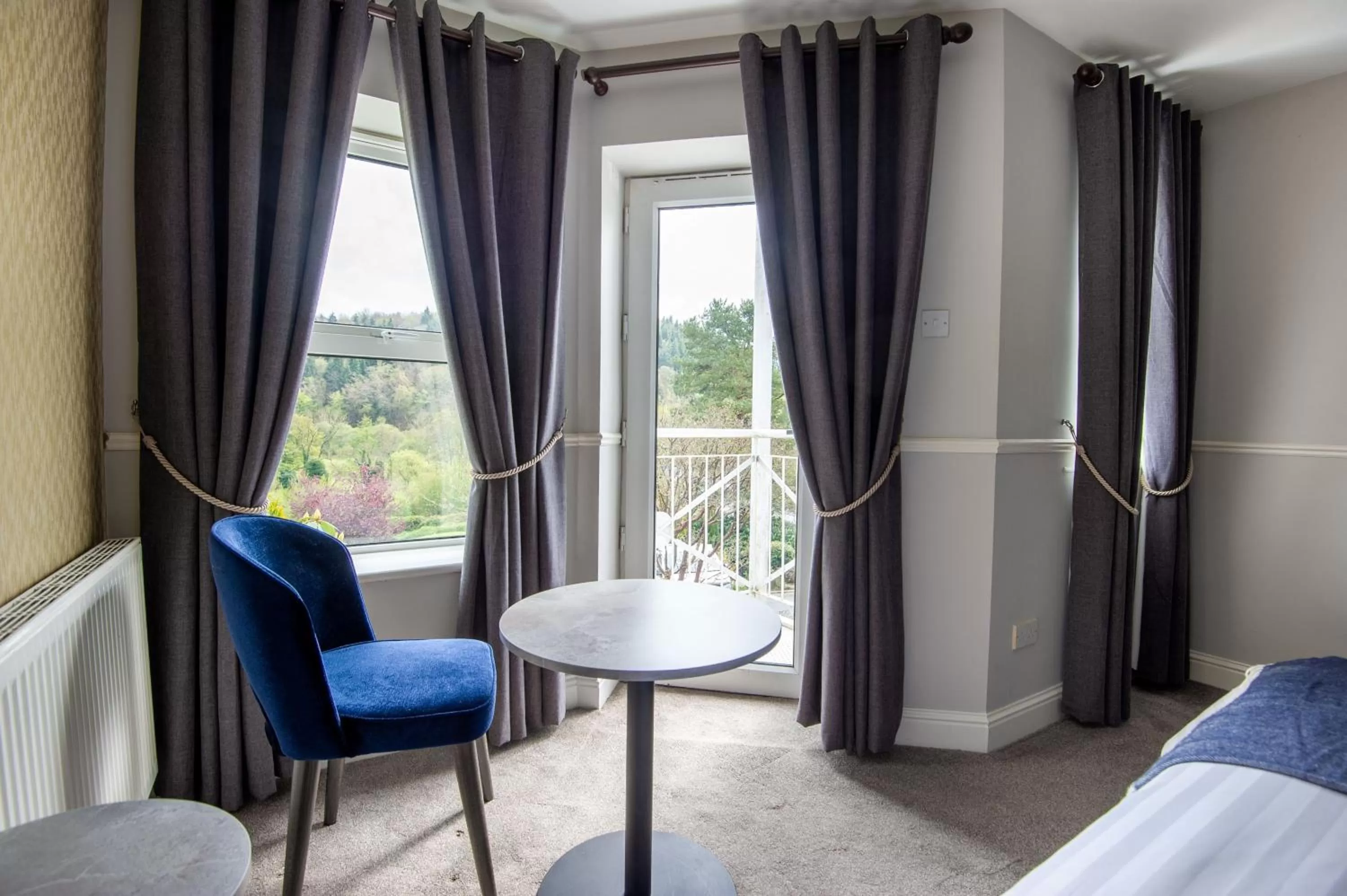 View (from property/room), Bed in Woodenbridge Hotel