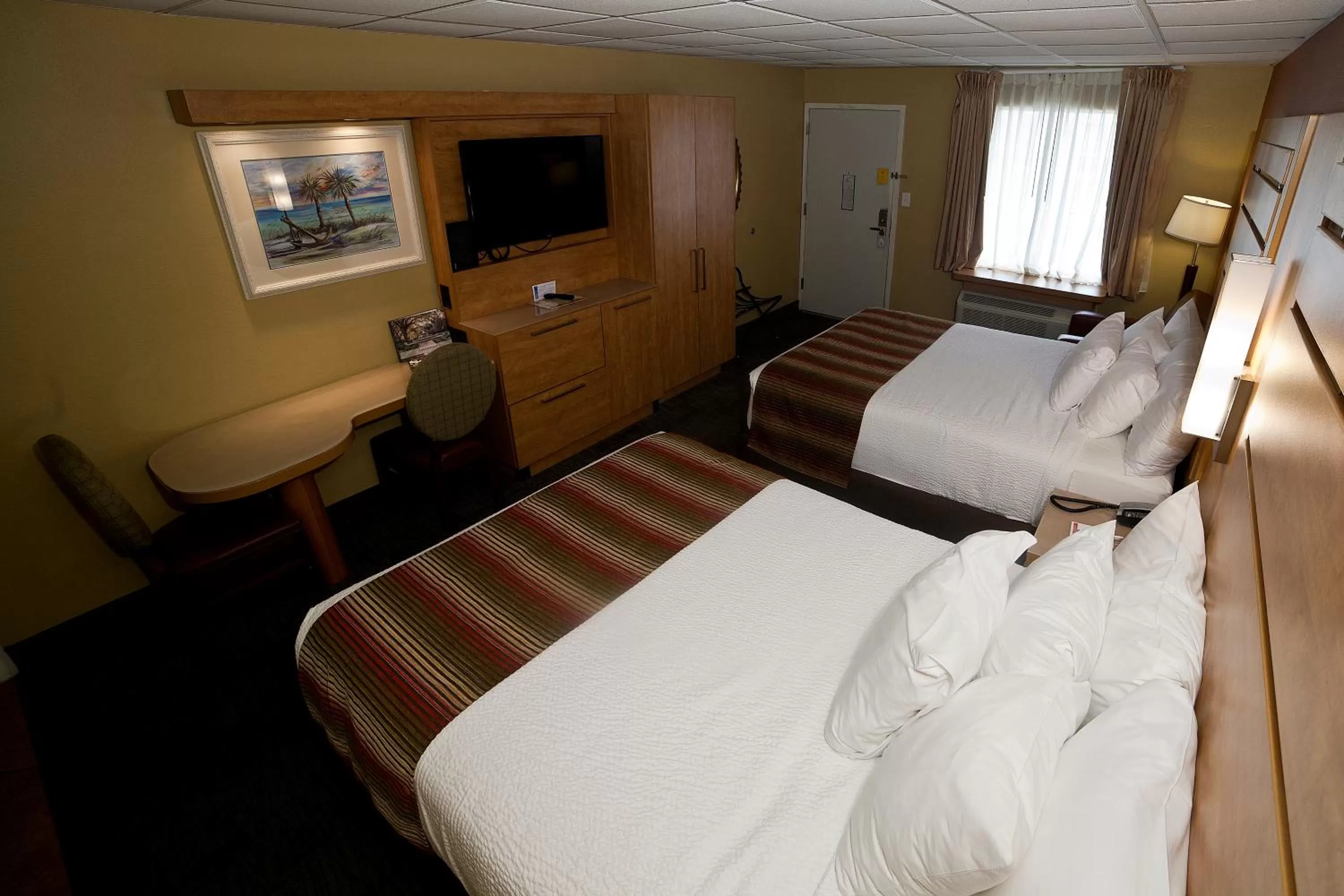 Bedroom, Bed in DeSoto Beach Hotel