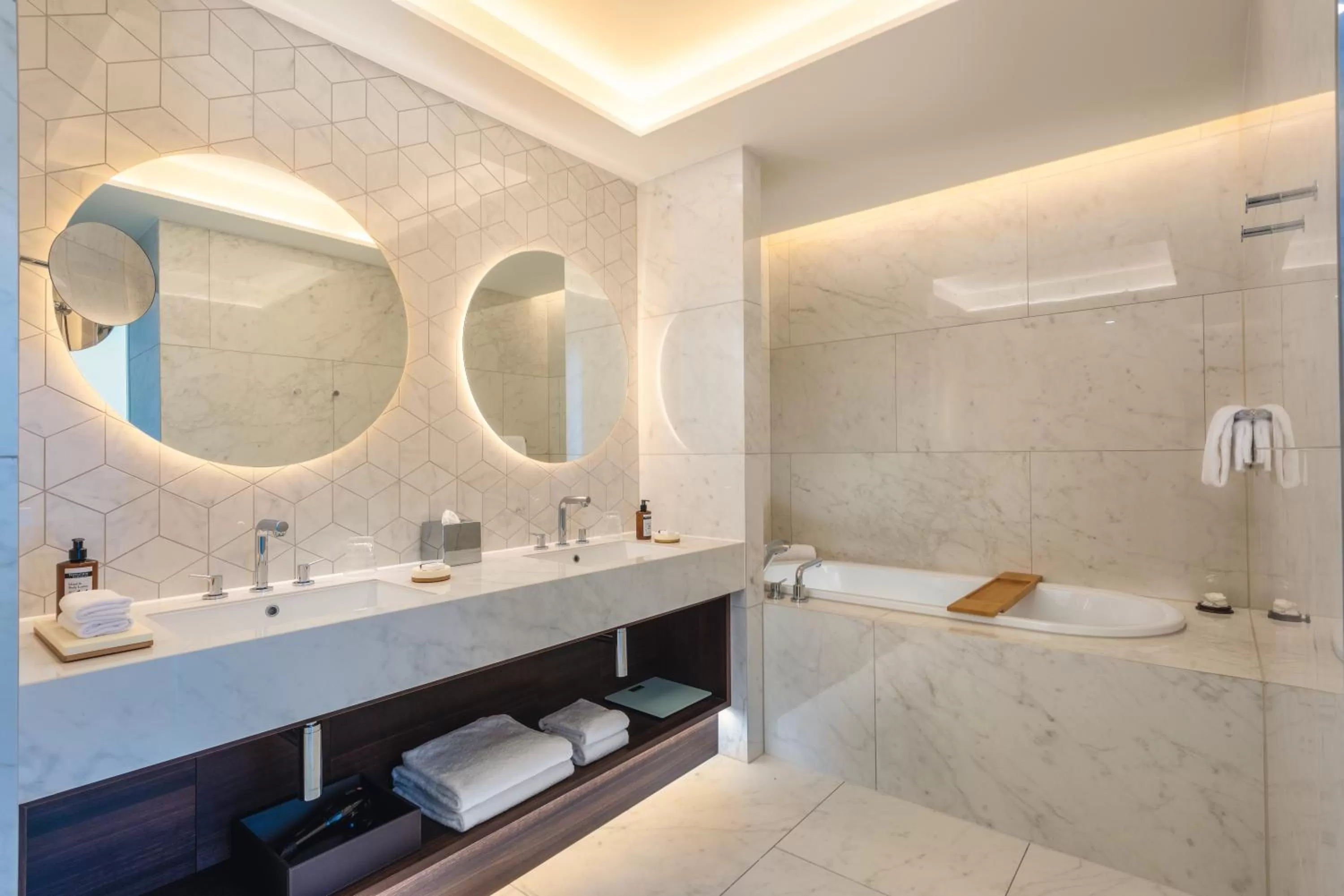 Bathroom in Mövenpick Hotel Basel