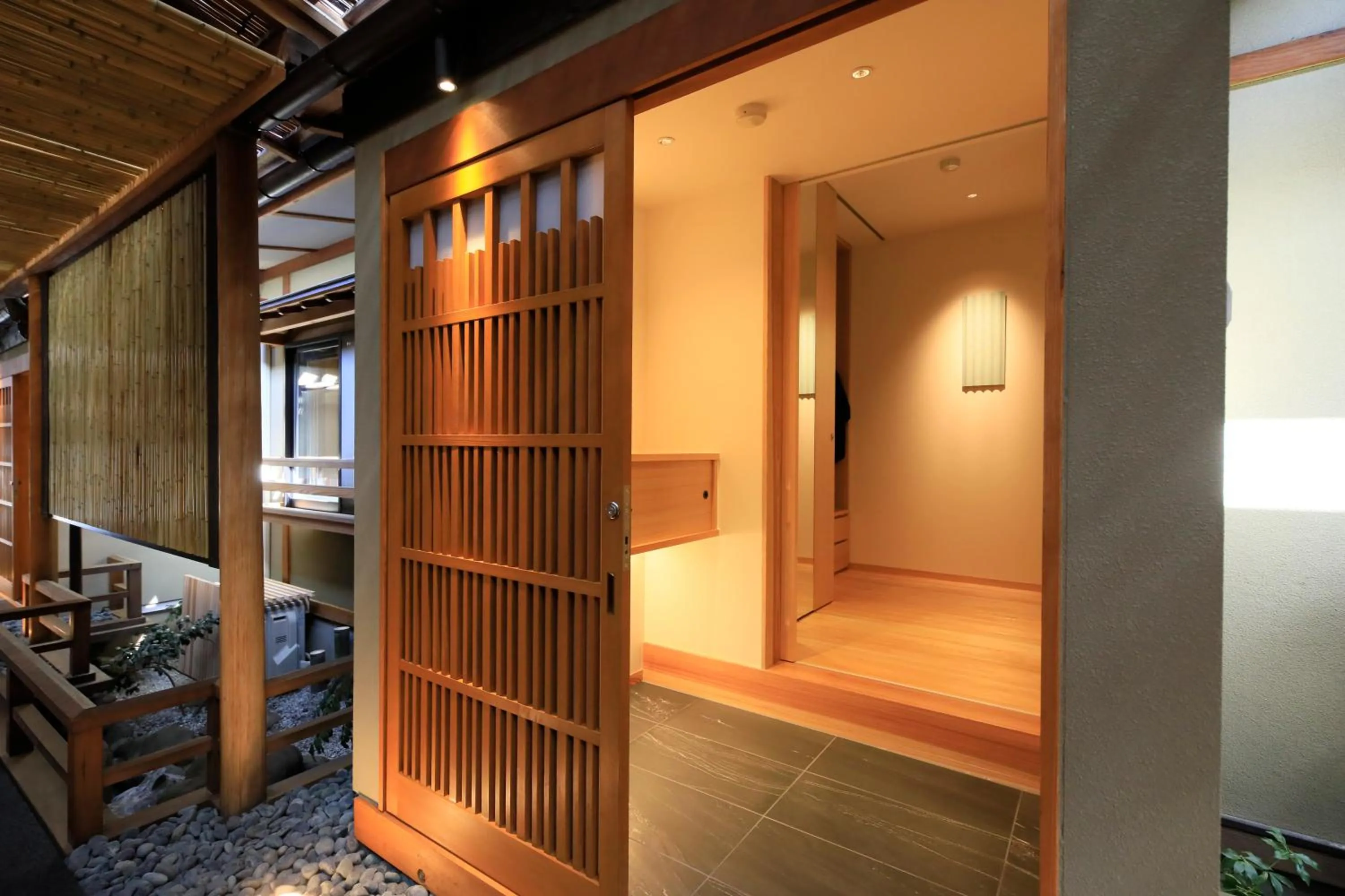 Photo of the whole room in Fuji Onsenji Yumedono