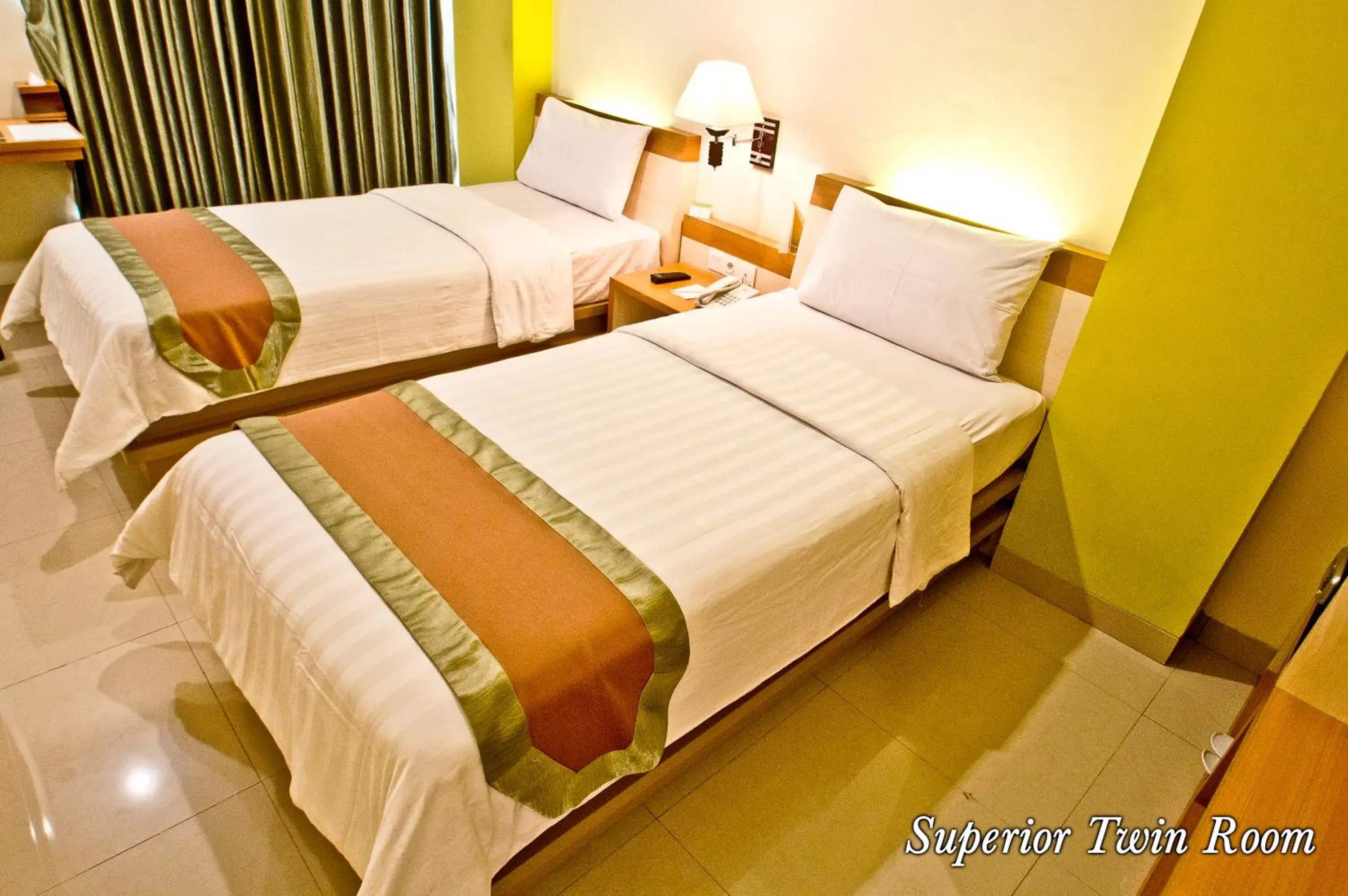 Superior Twin Room in De Batara Hotel Superior Twin Room in De Batara Hotel