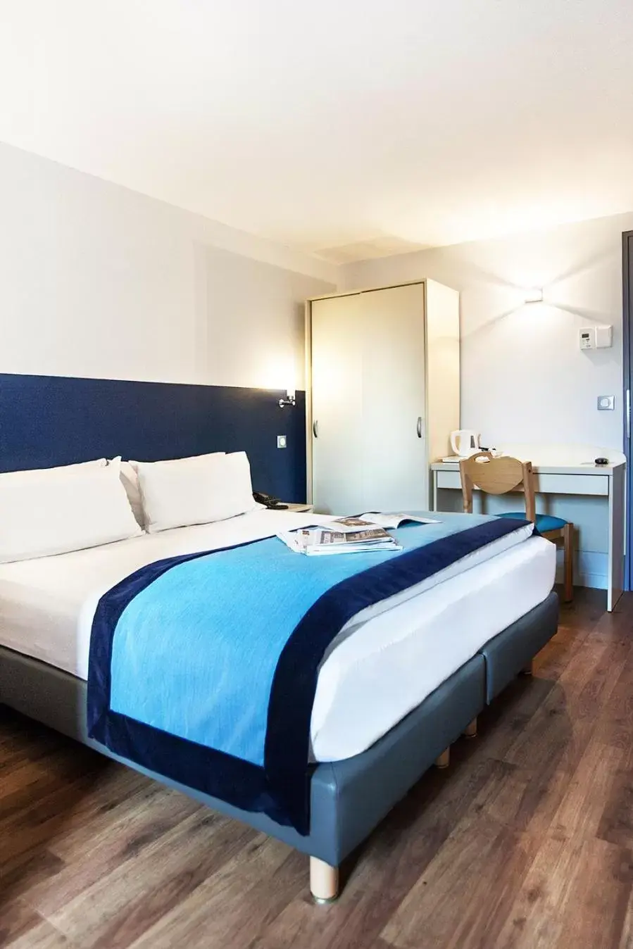 Superior Double Room in Hôtel l'Amandier Superior Double Room in Hôtel l'Amandier