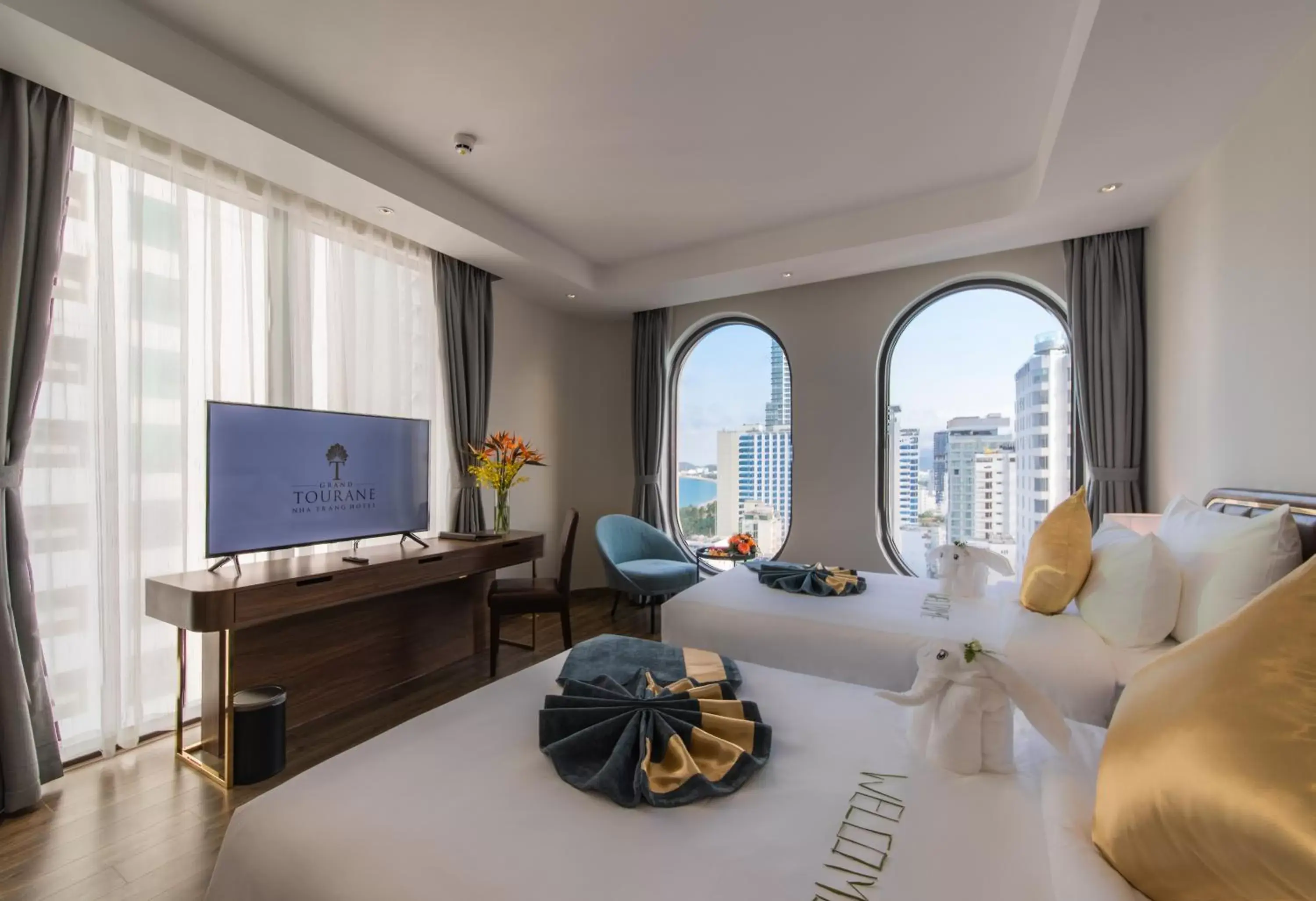 Deluxe Twin Room with Sea View in Grand Tourane Nha Trang Hotel Deluxe Twin Room with Sea View in Grand Tourane Nha Trang Hotel