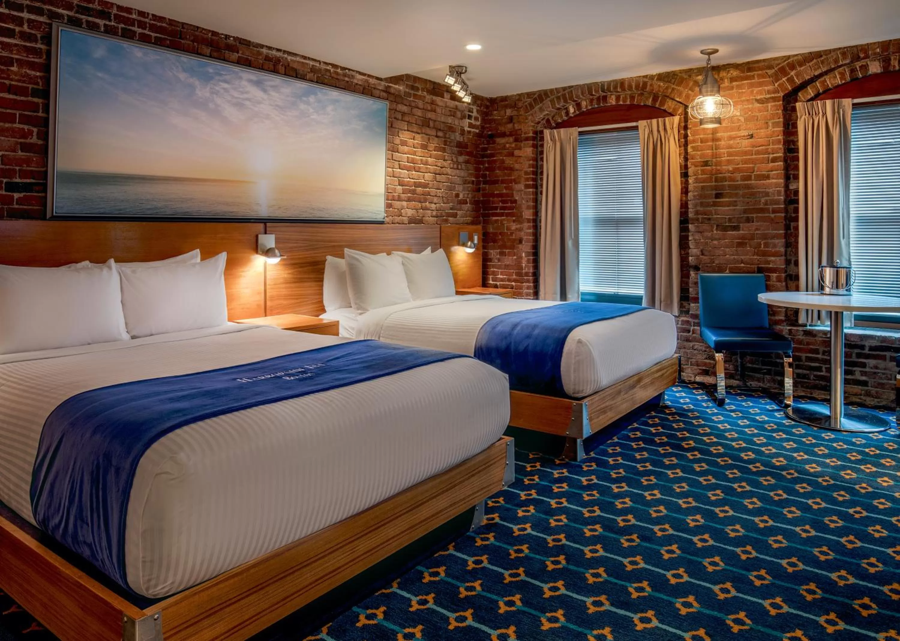 Bed in Harborside Inn