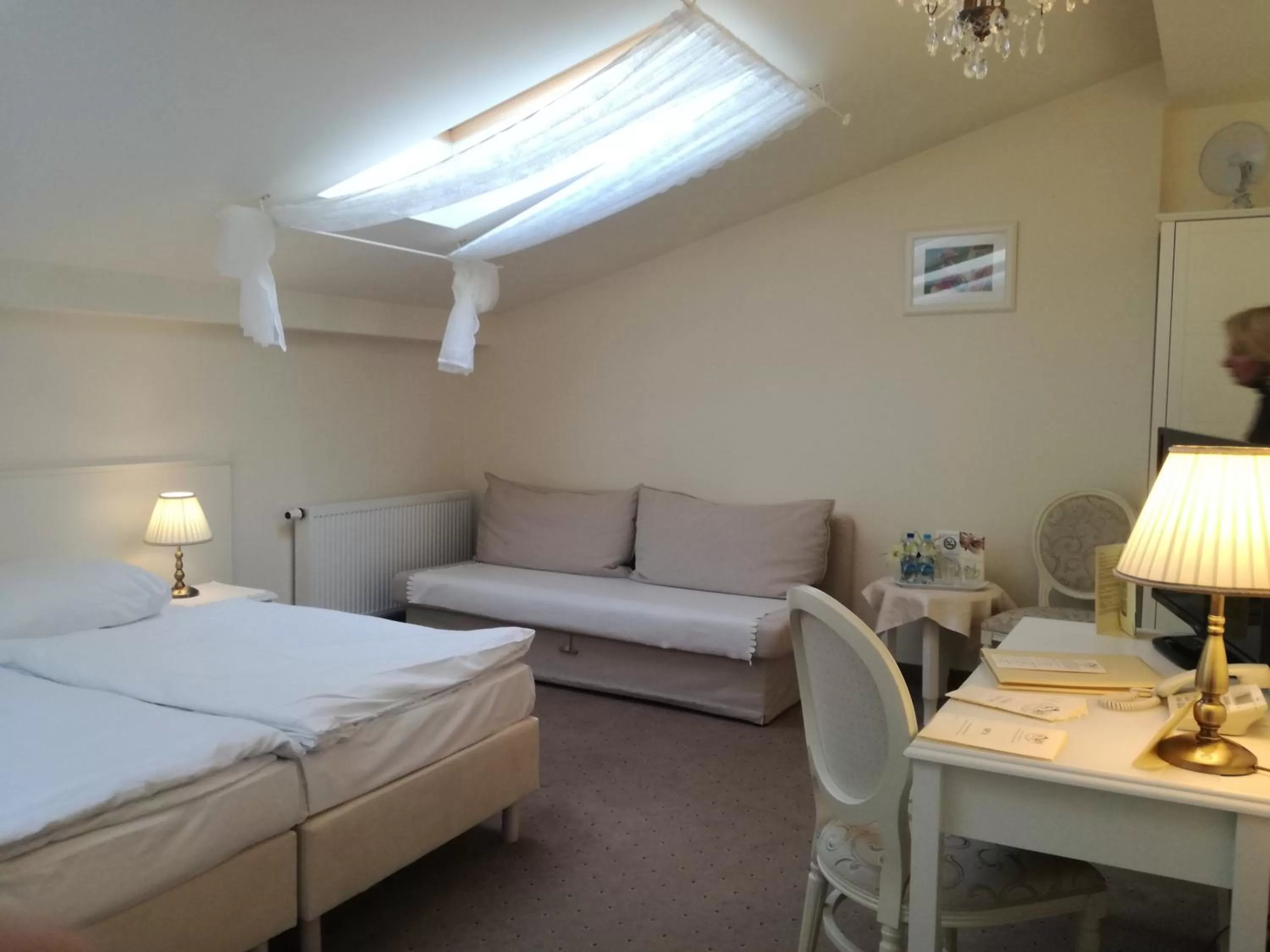 Seating area, Bed in Hotel SPA Akacjowy Dwór