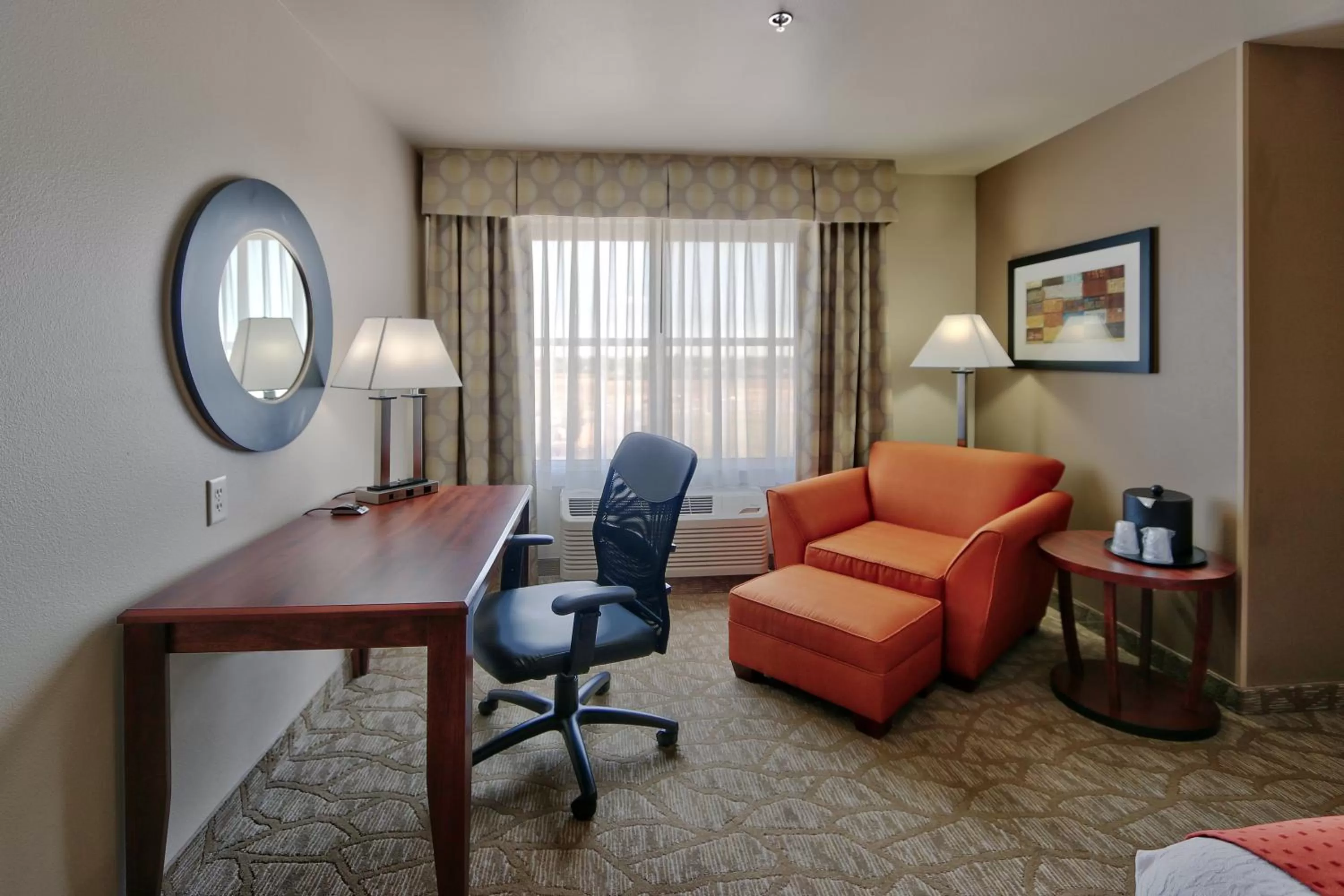 Photo of the whole room in Holiday Inn Roswell by IHG
