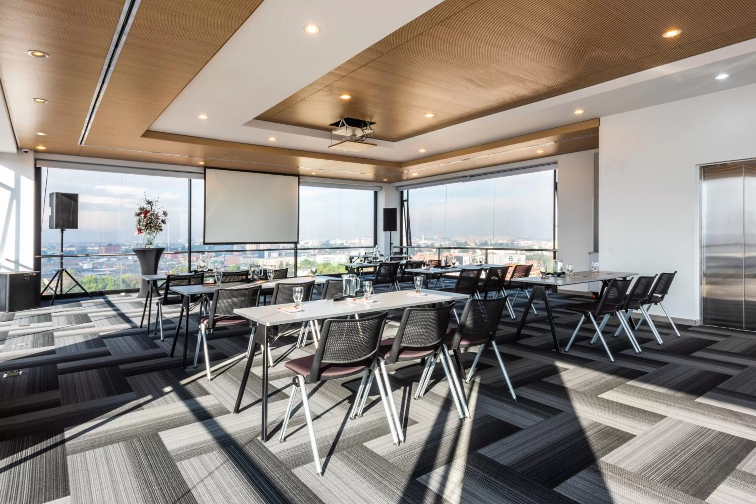 Business facilities in Hotel Black Tower Premium