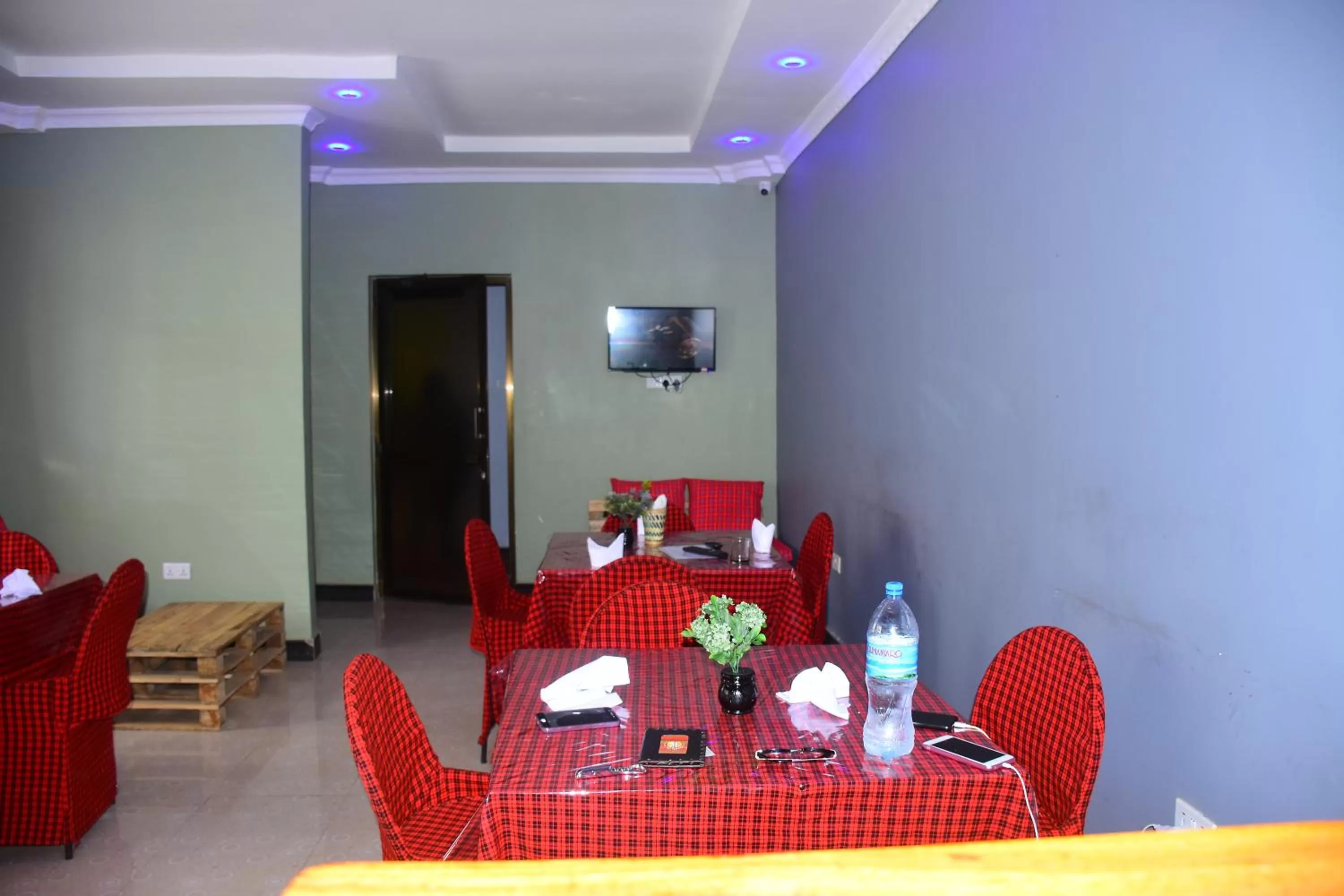 Restaurant/places to eat in Safari Park House