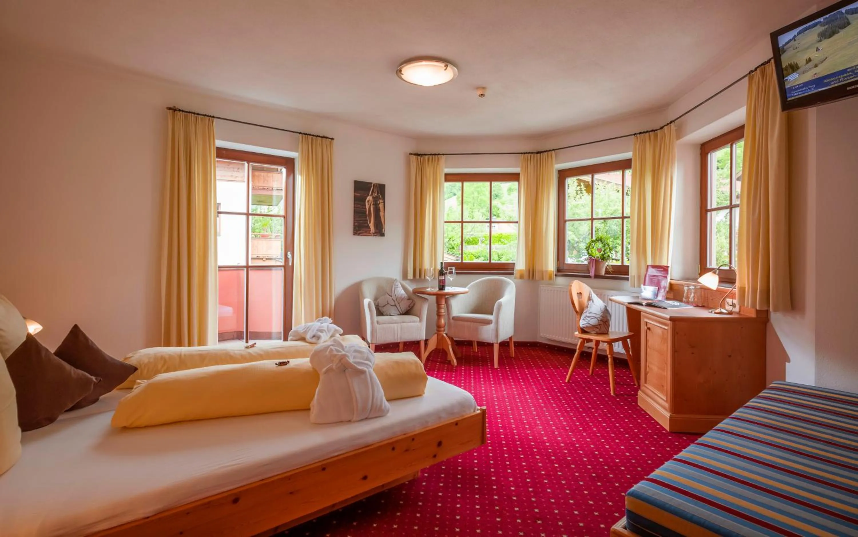 Photo of the whole room, Bed in Hotel Reitlwirt